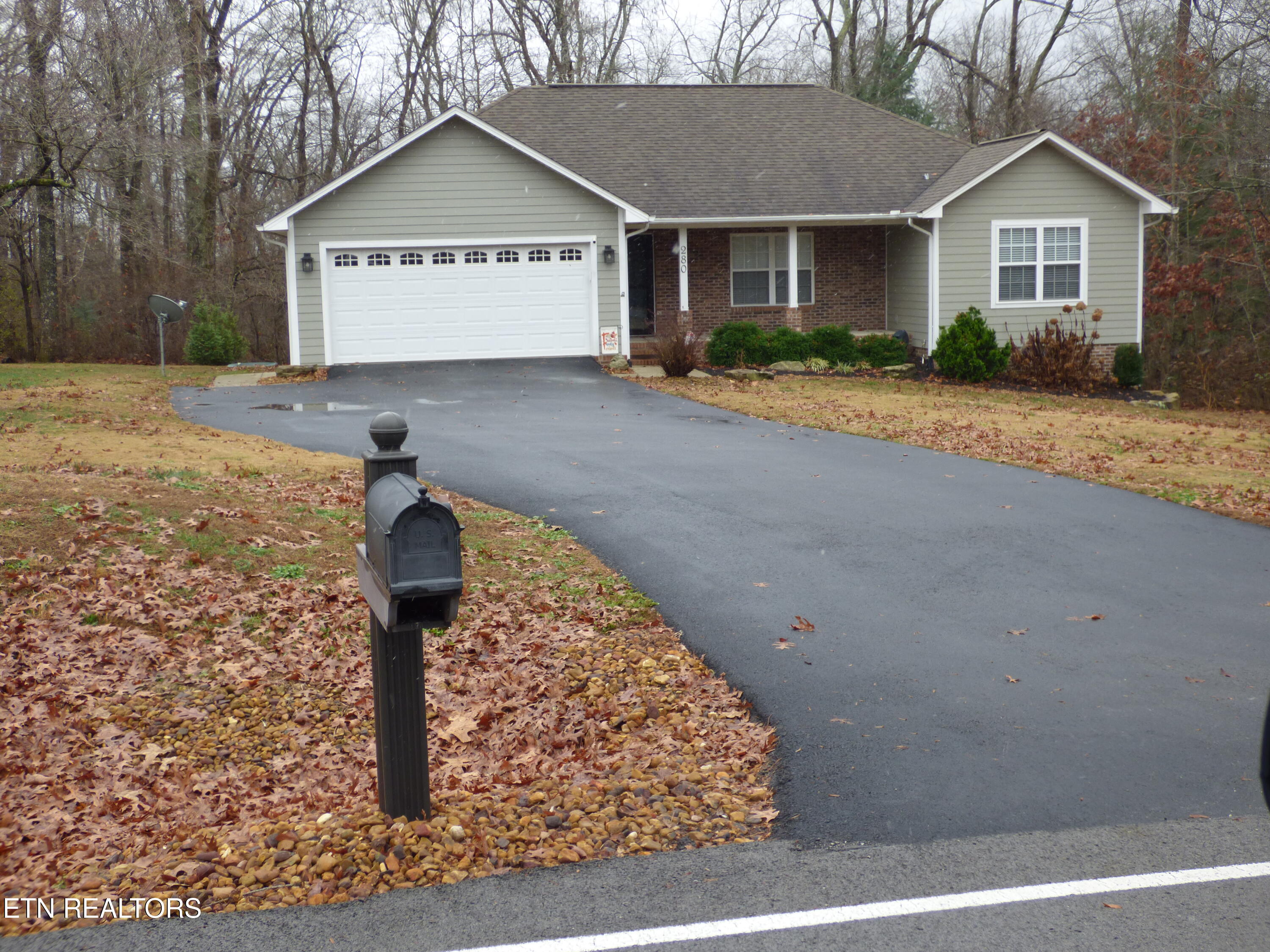 280 E Deer Creek Drive Crossville TN 38571