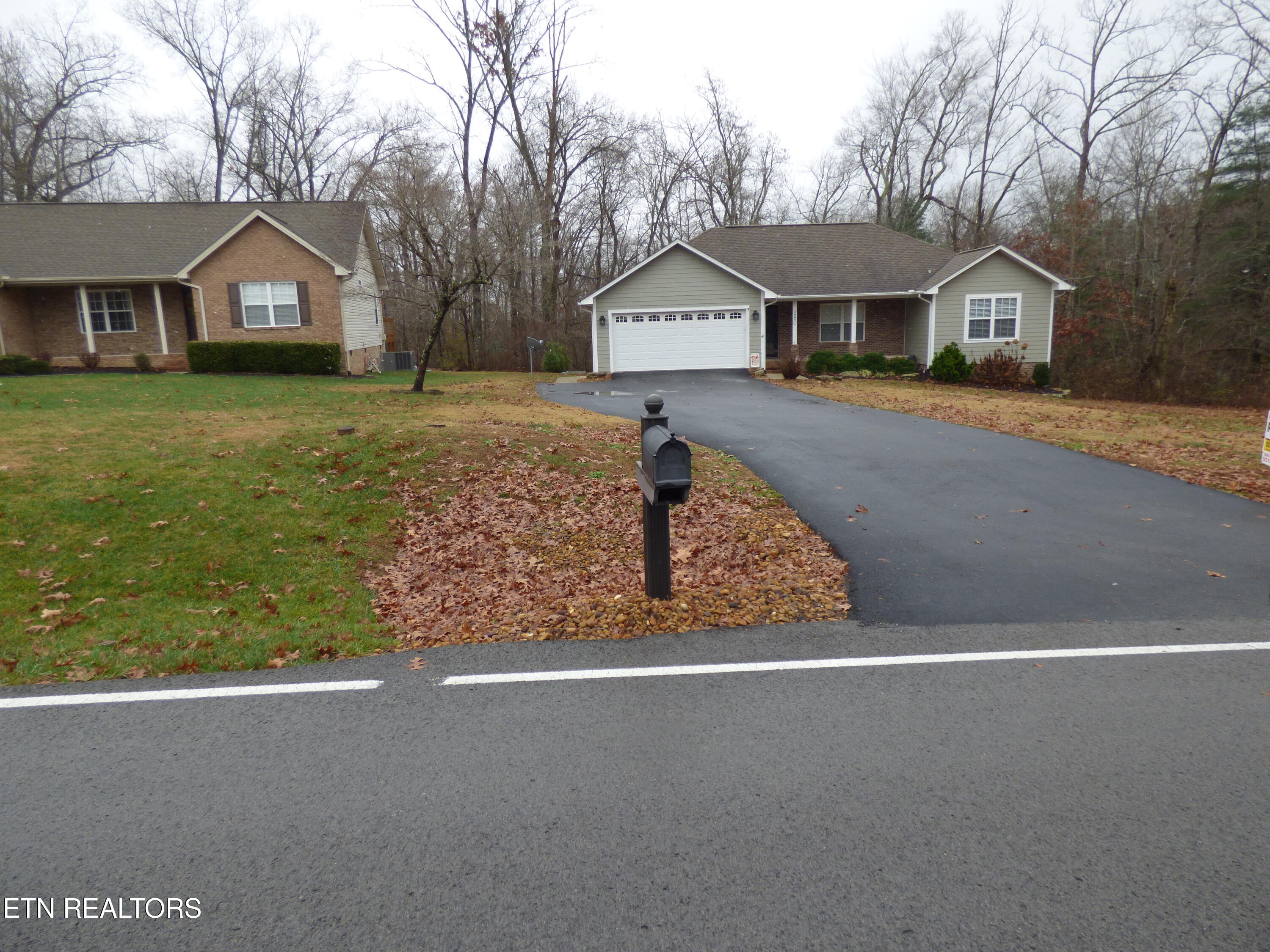 280 E Deer Creek Drive Crossville TN 38571