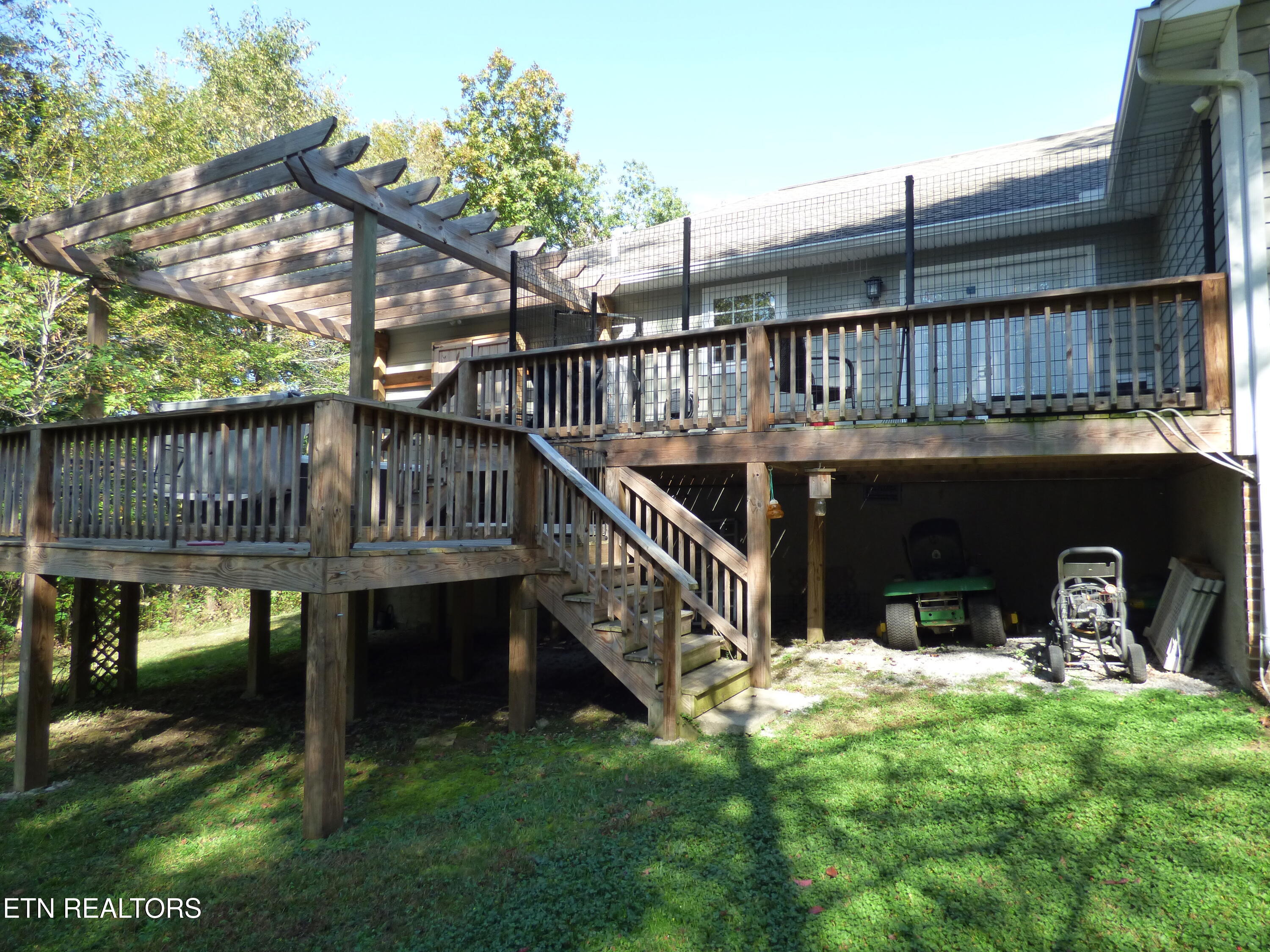 280 E Deer Creek Drive Crossville TN 38571