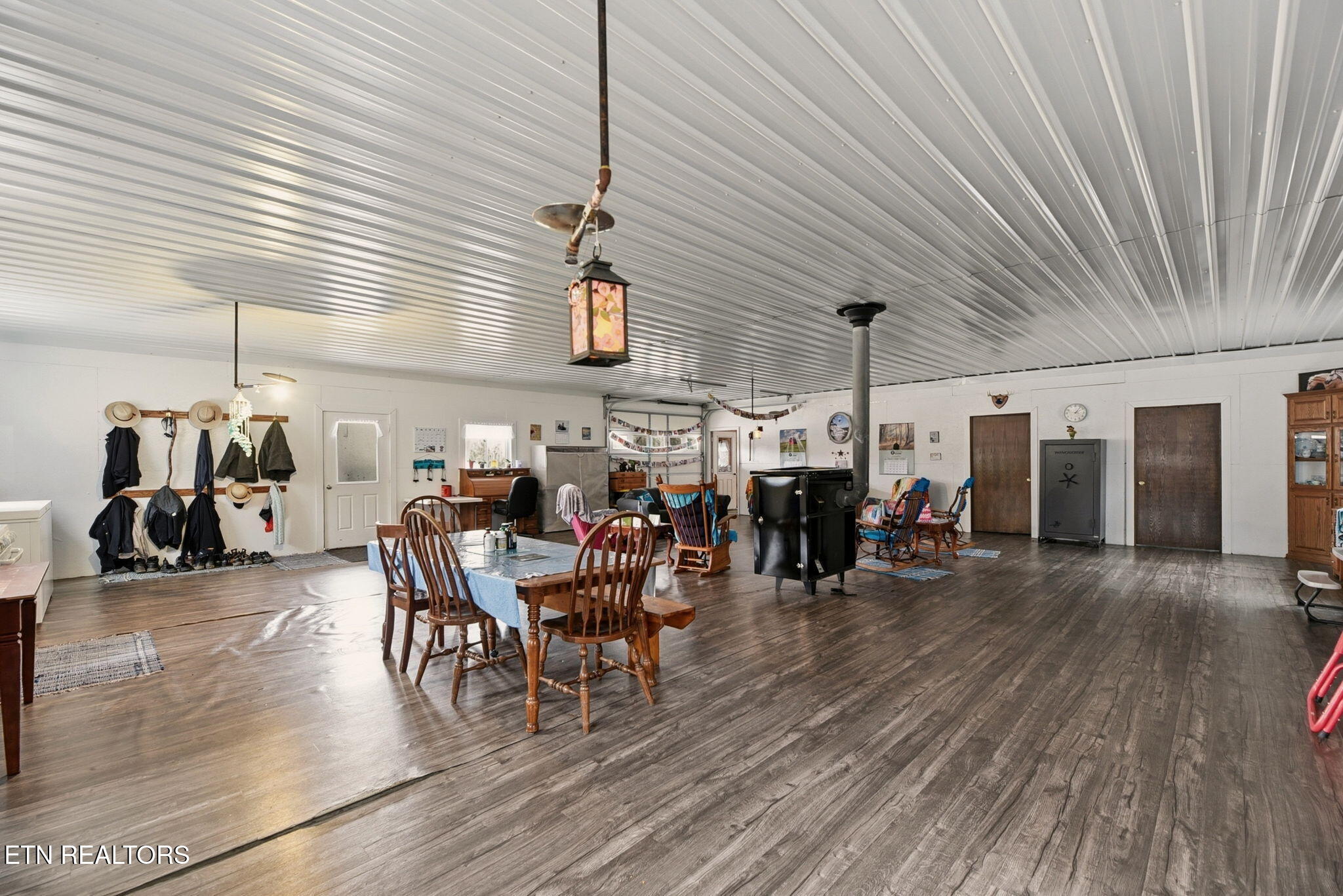 337 Old Collins Deer Lodge TN 37726