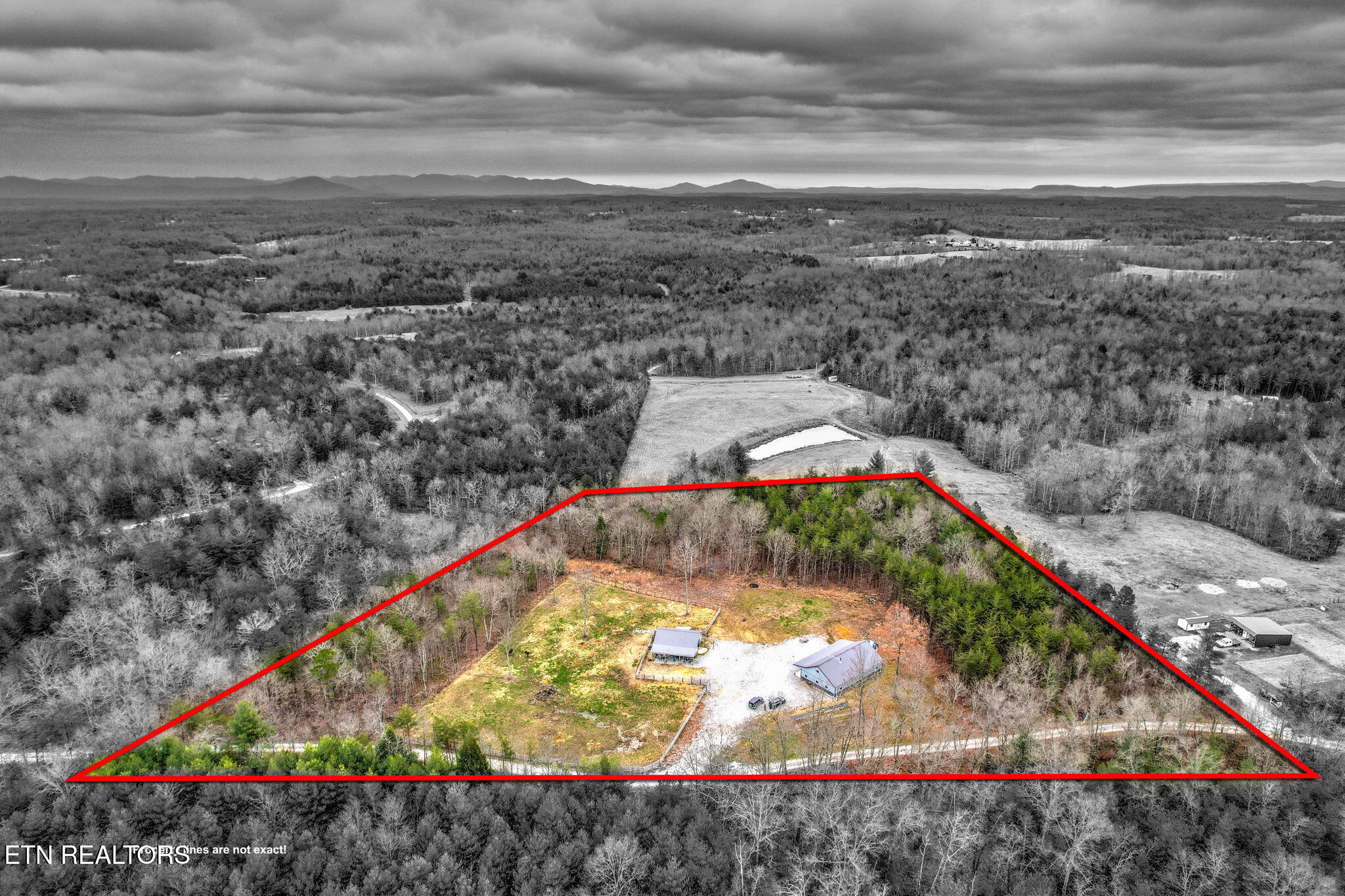 337 Old Collins Deer Lodge TN 37726