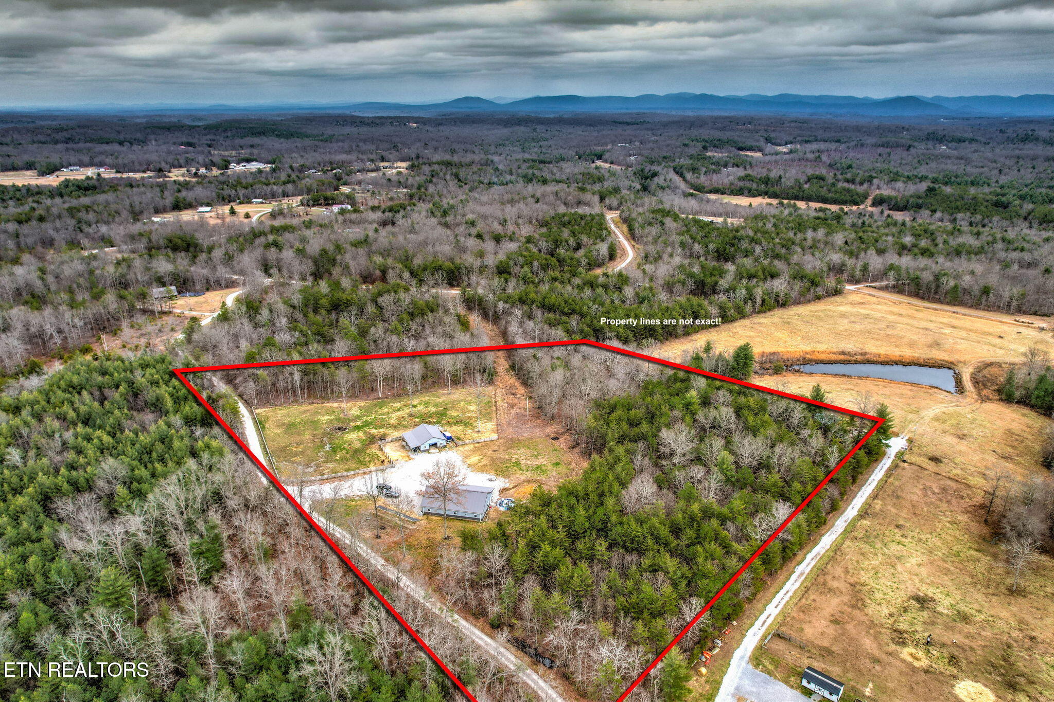 337 Old Collins Deer Lodge TN 37726