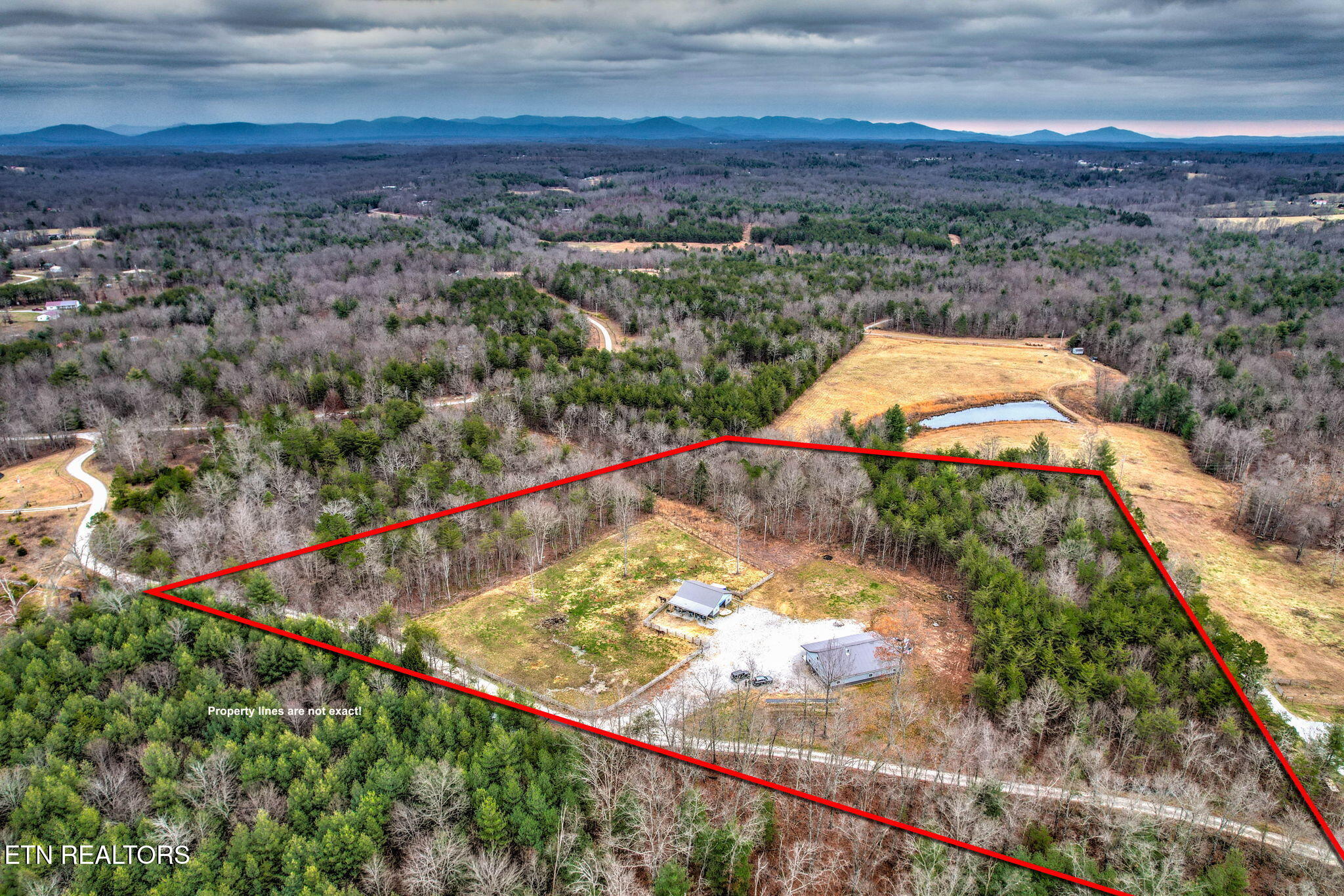 337 Old Collins Deer Lodge TN 37726