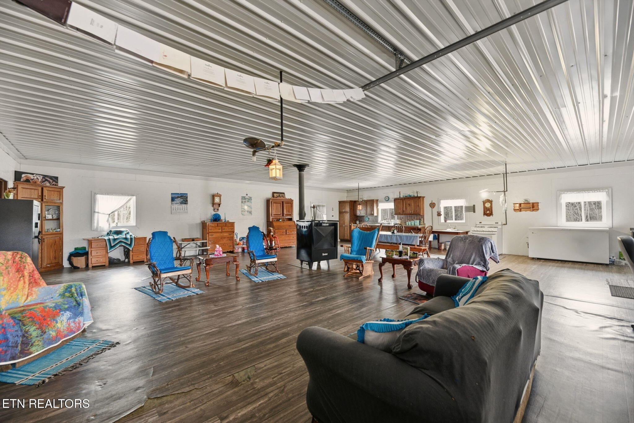 337 Old Collins Deer Lodge TN 37726