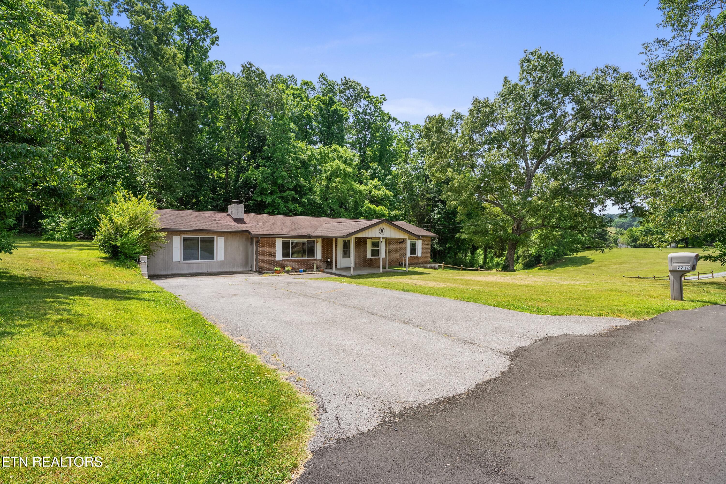 7712 Kinnamon Road Knoxville TN 37920