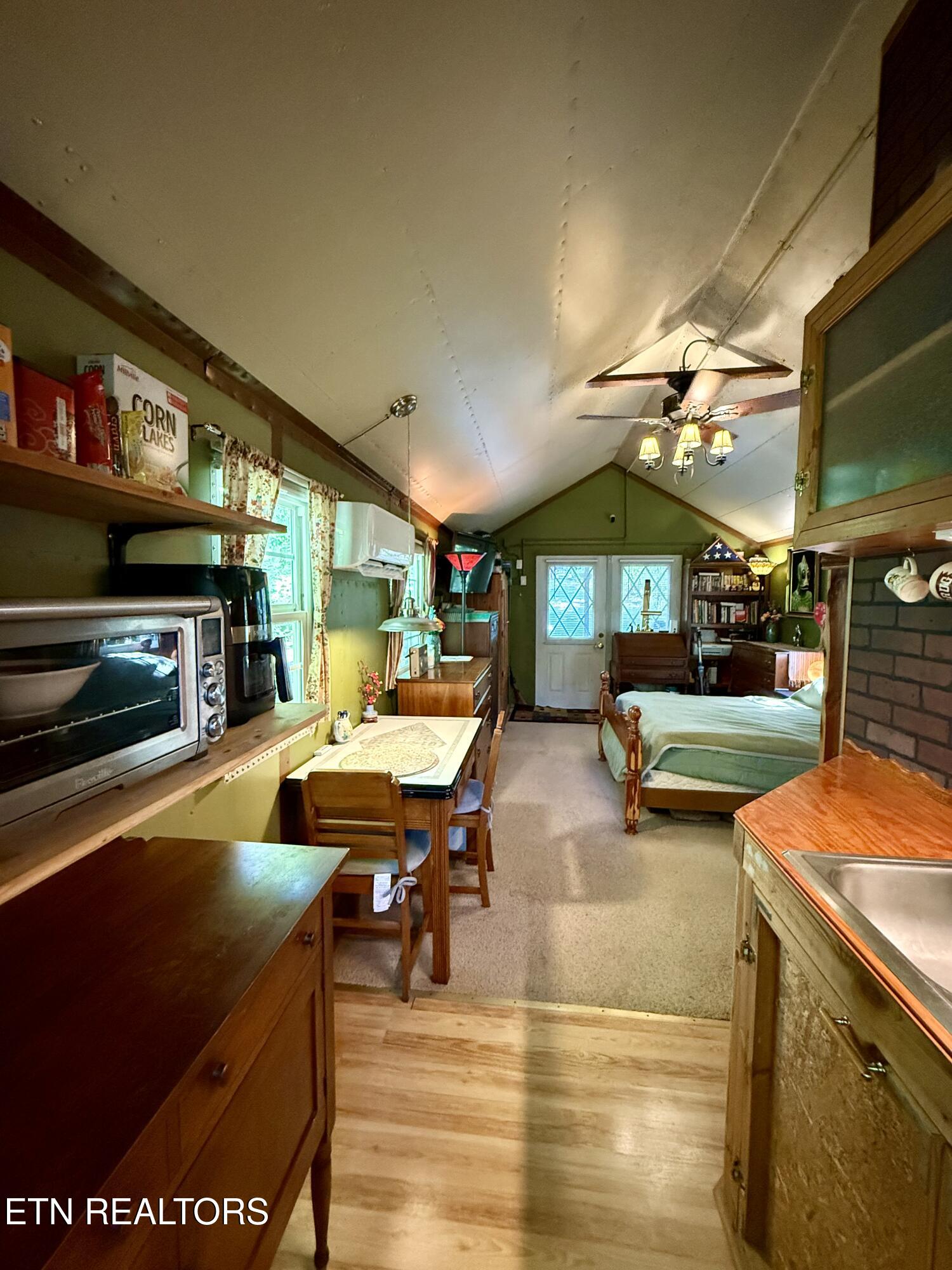 1600 Chestnut Valley Road Vonore TN 37885