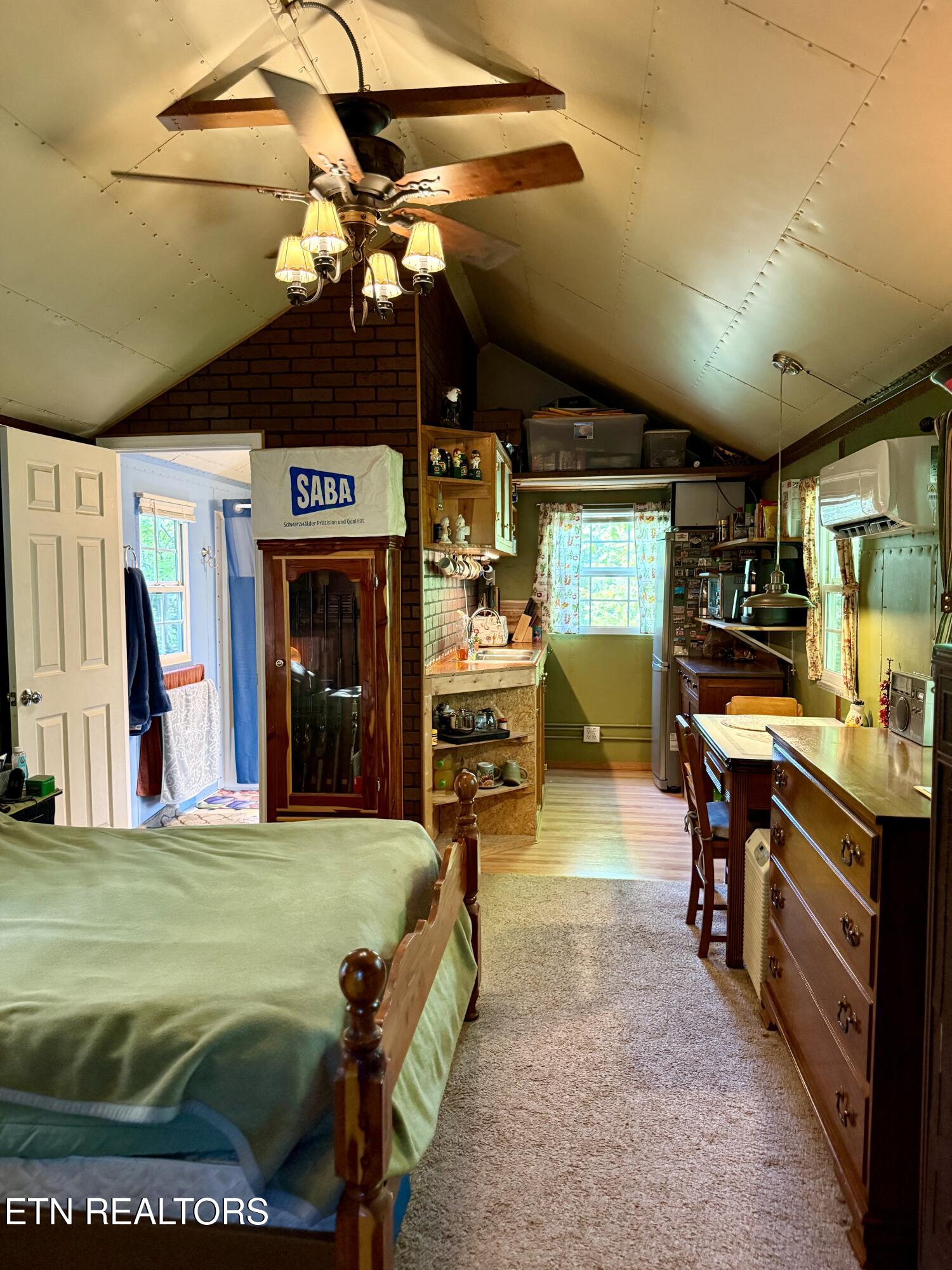 1600 Chestnut Valley Road Vonore TN 37885