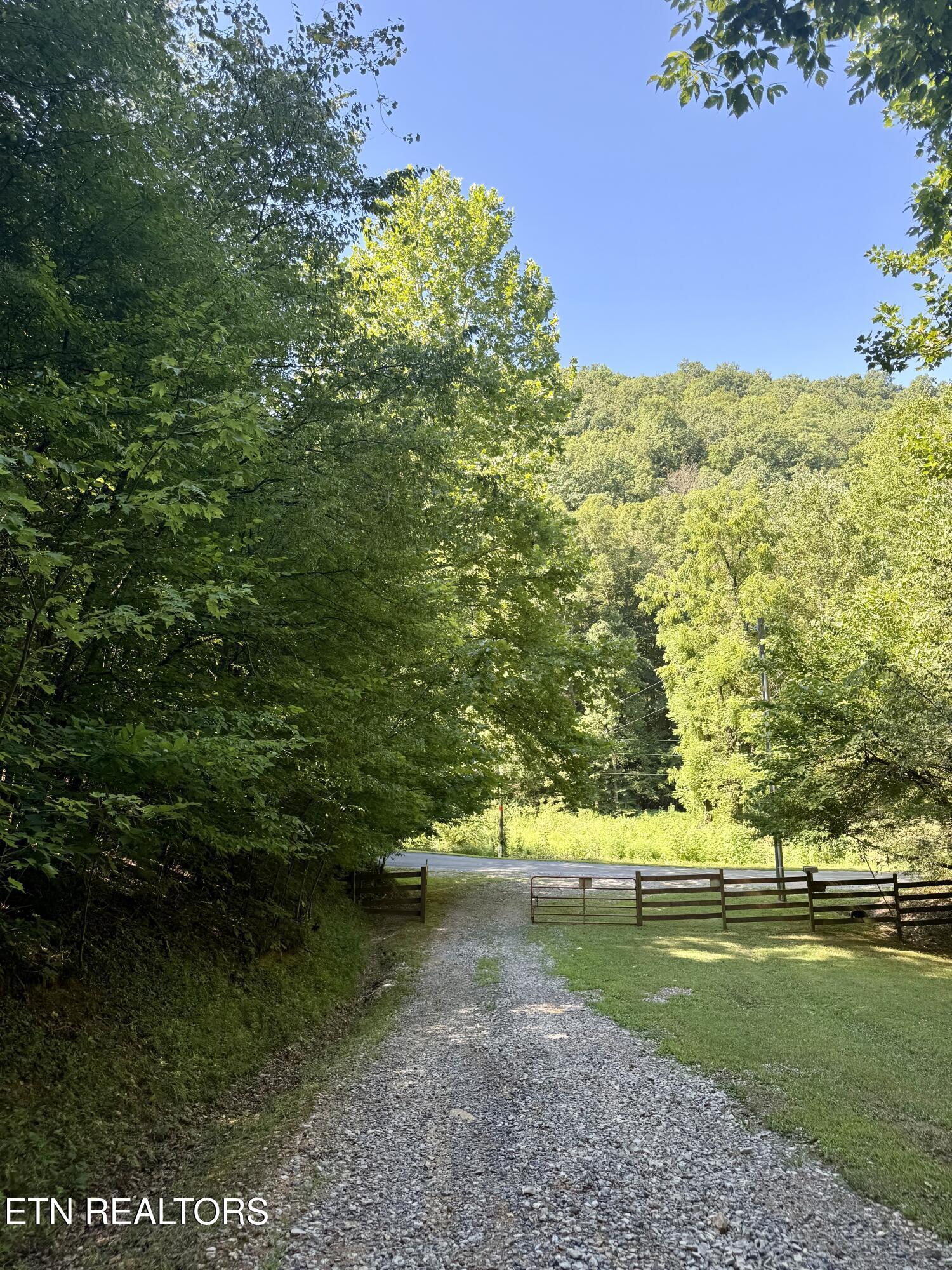 1600 Chestnut Valley Road Vonore TN 37885