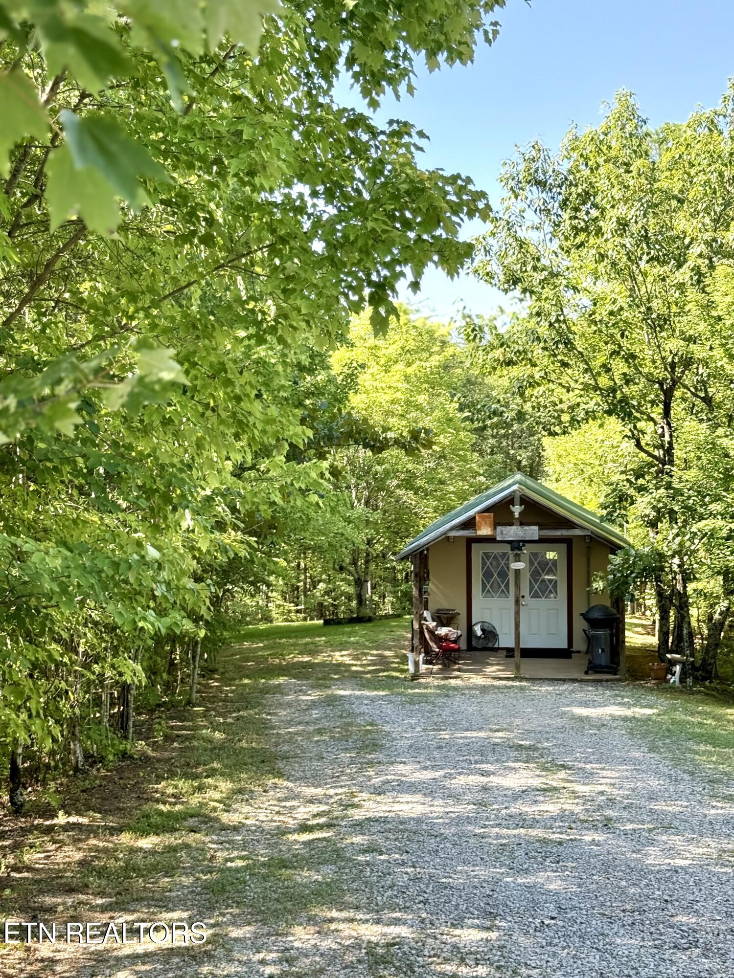 1600 Chestnut Valley Road Vonore TN 37885