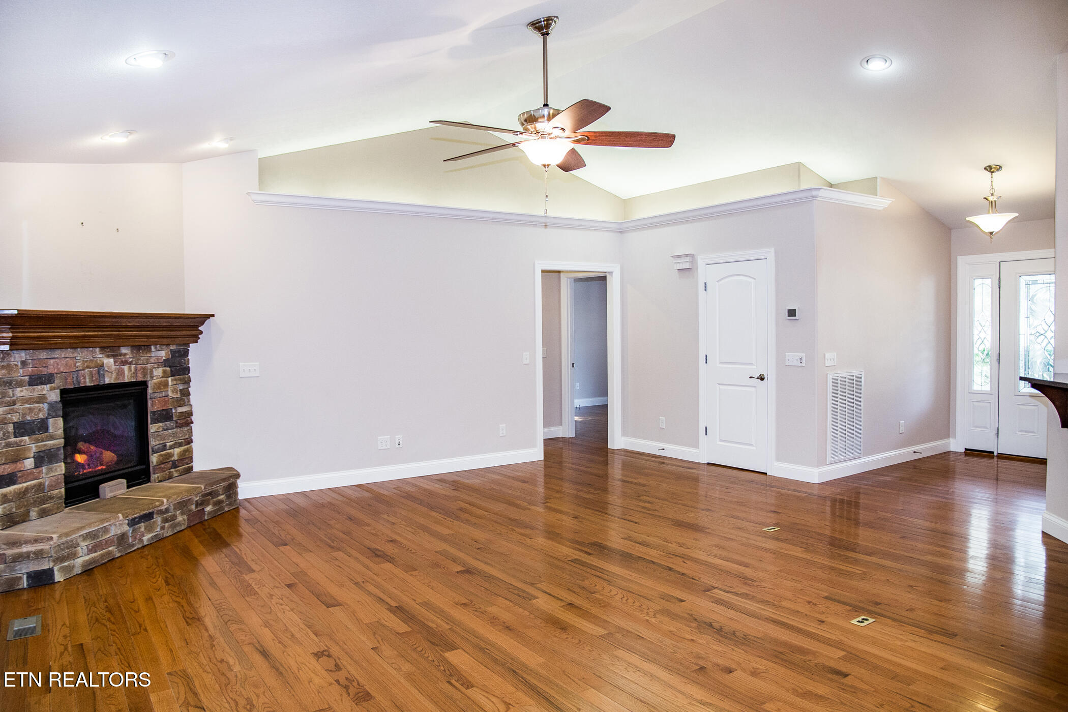 13 Kenwood Court Crossville TN 38558