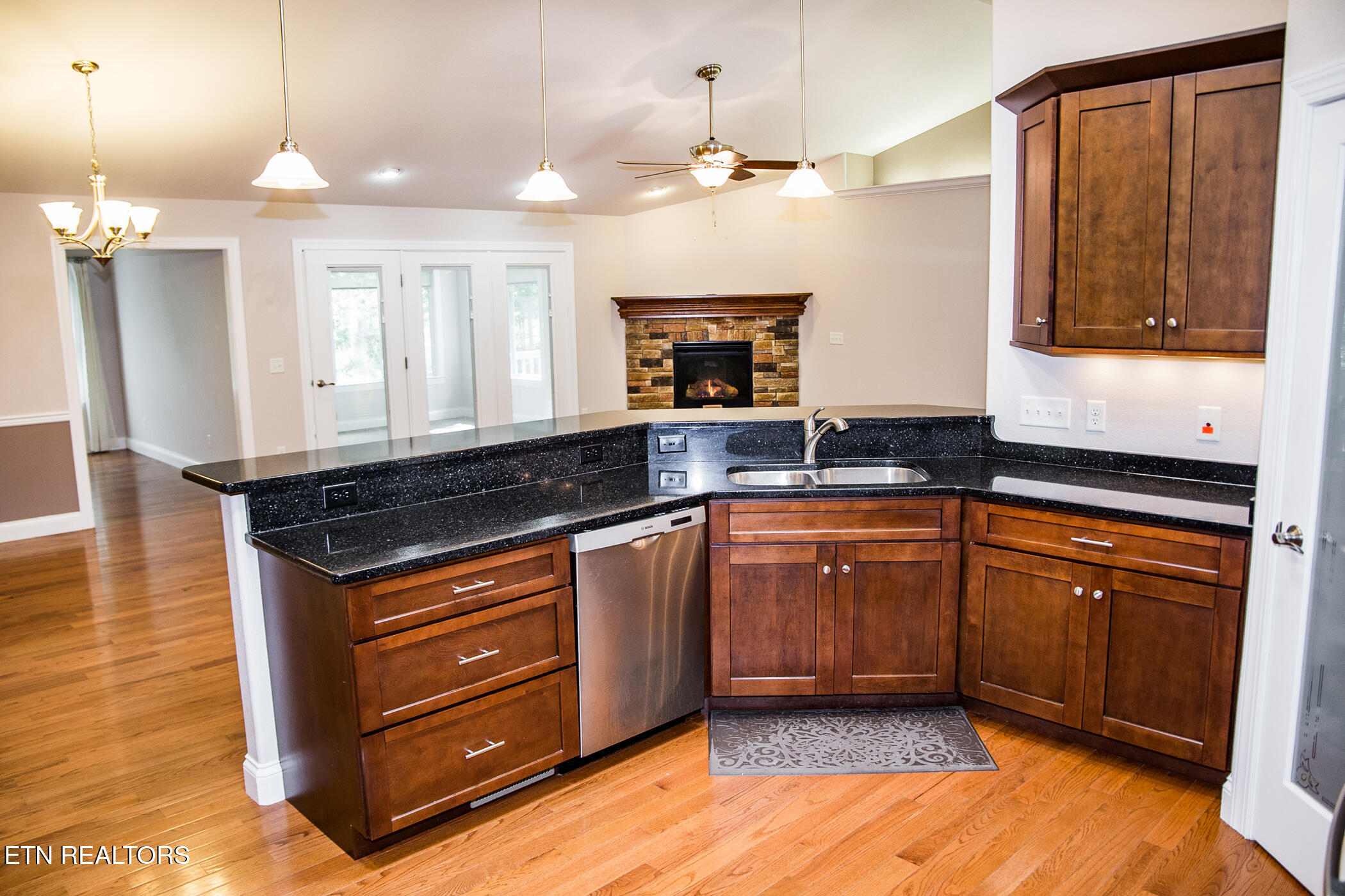 13 Kenwood Court Crossville TN 38558