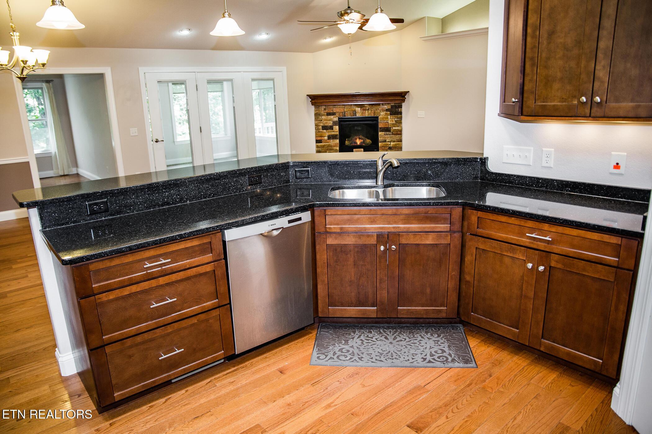 13 Kenwood Court Crossville TN 38558