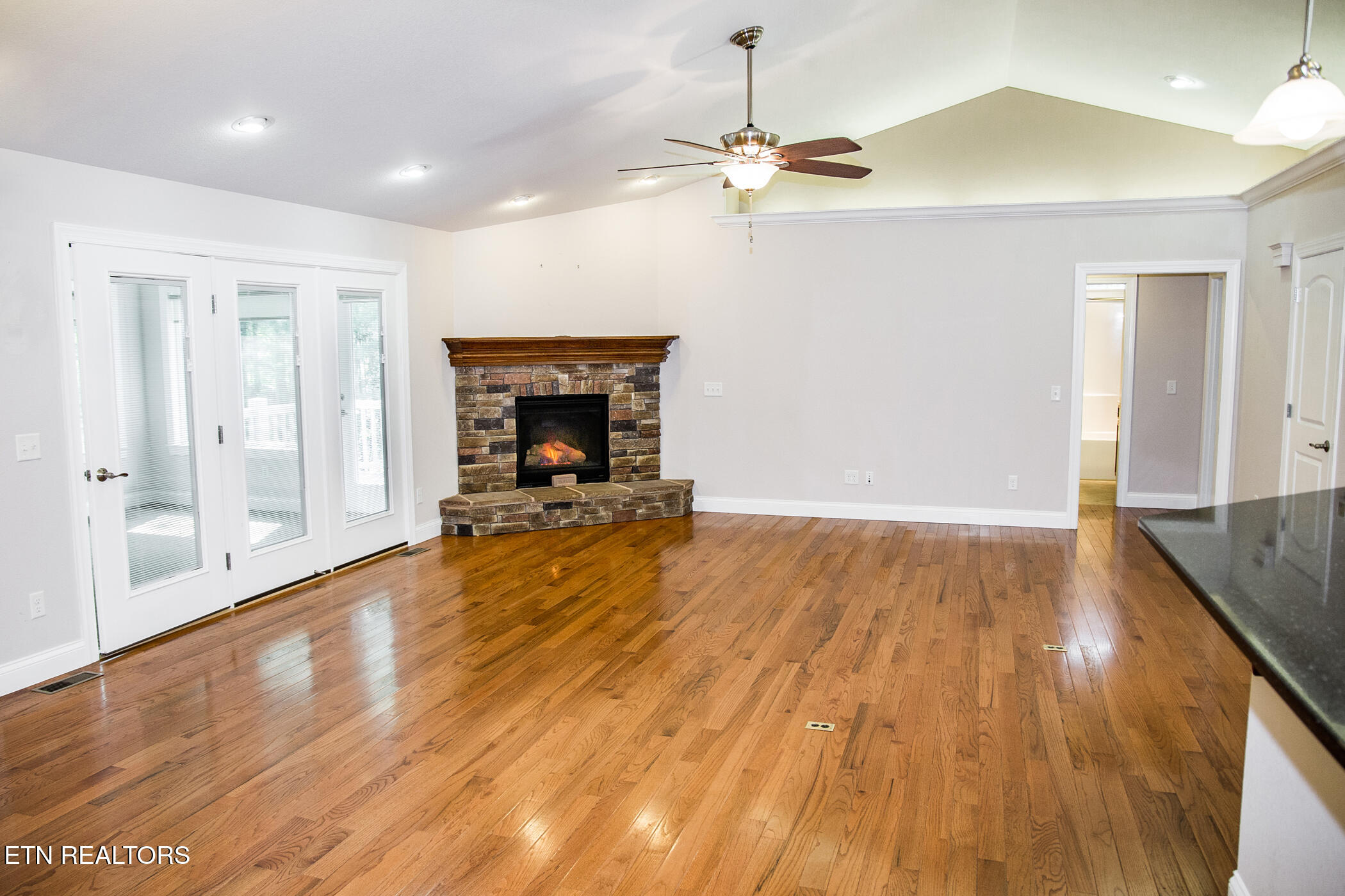 13 Kenwood Court Crossville TN 38558