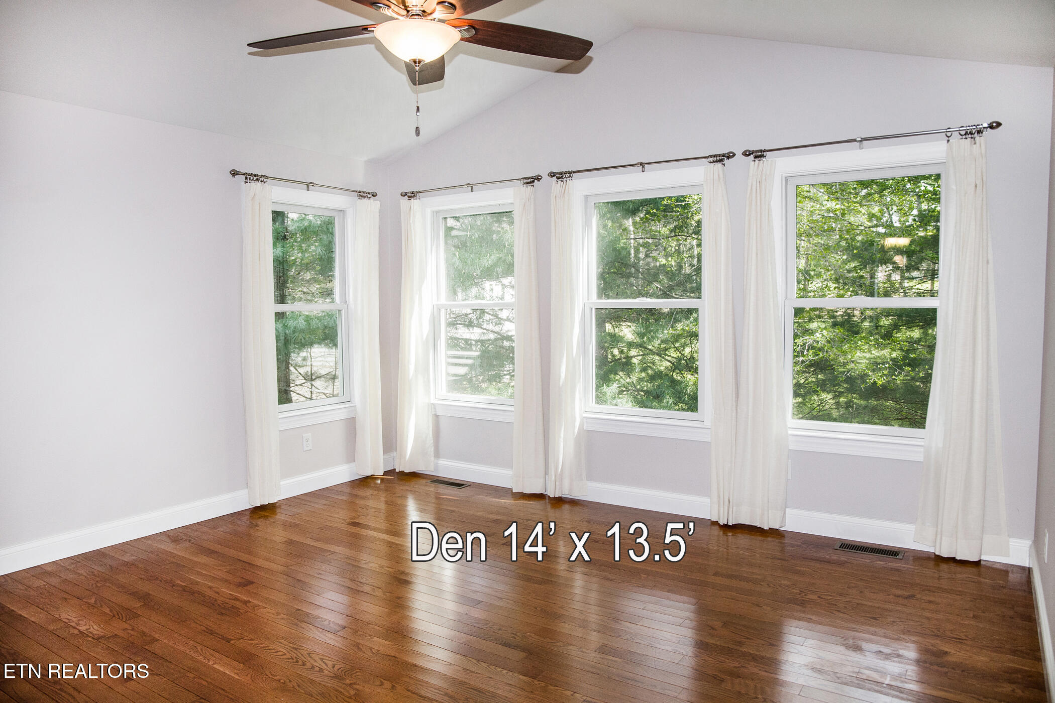 13 Kenwood Court Crossville TN 38558