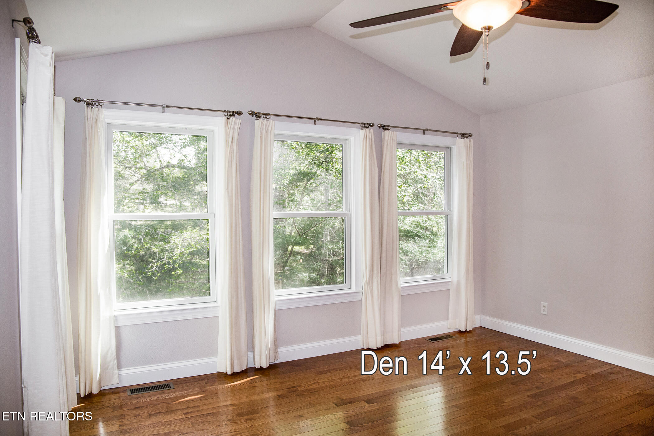 13 Kenwood Court Crossville TN 38558