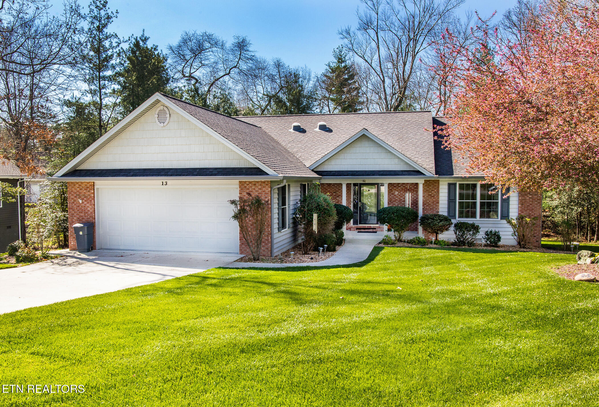 13 Kenwood Court Crossville TN 38558