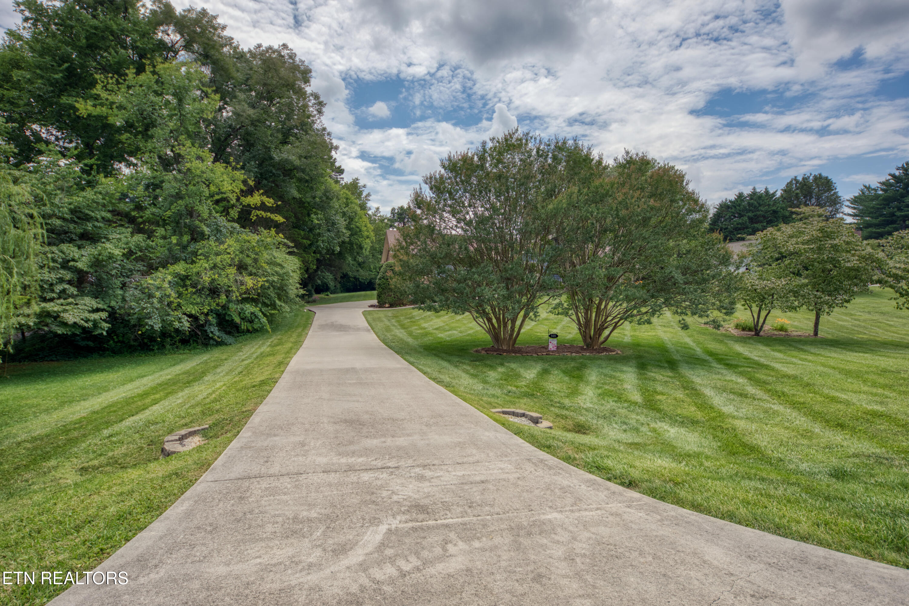 909 Woodsmoke Circle Knoxville TN 37934