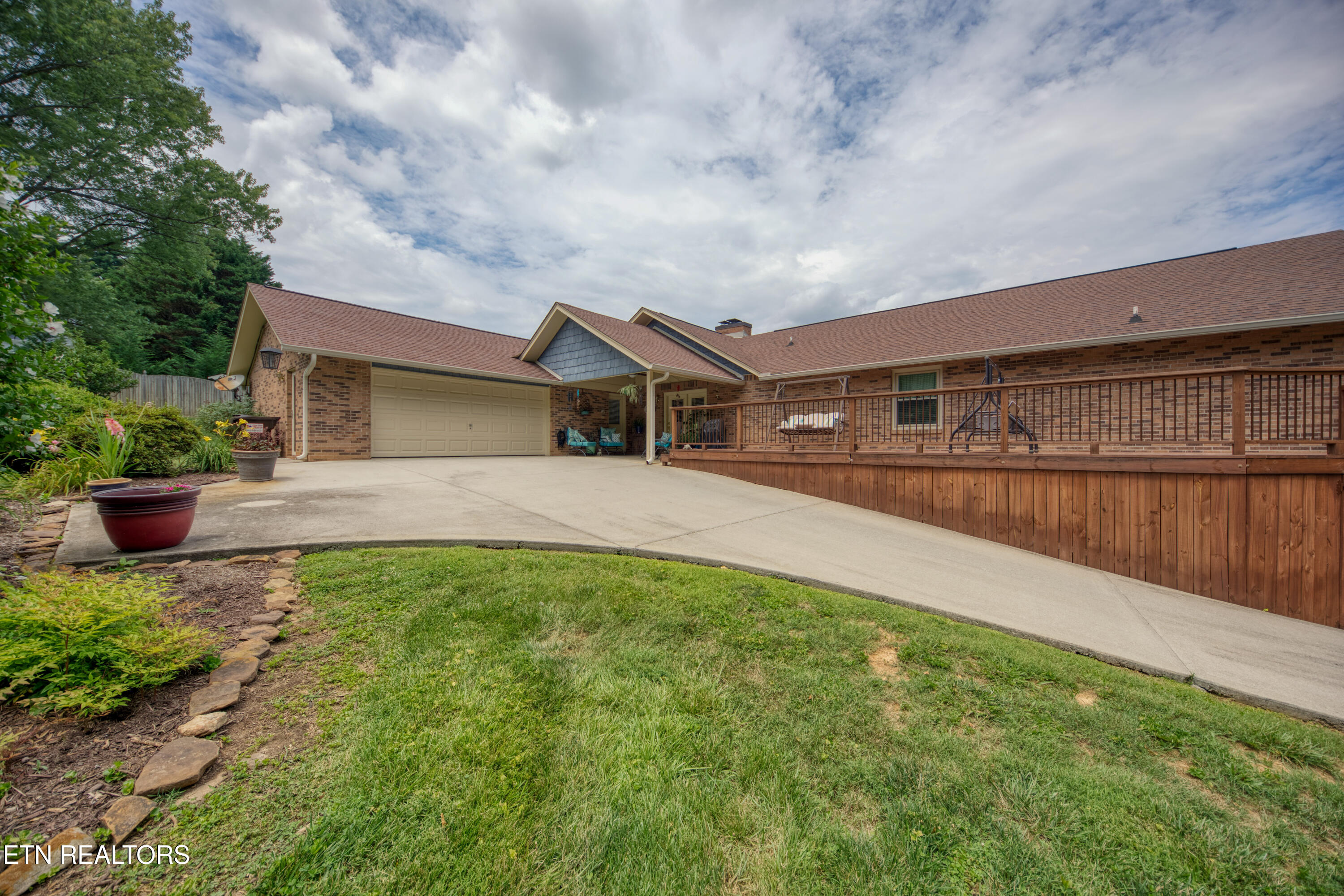 909 Woodsmoke Circle Knoxville TN 37934