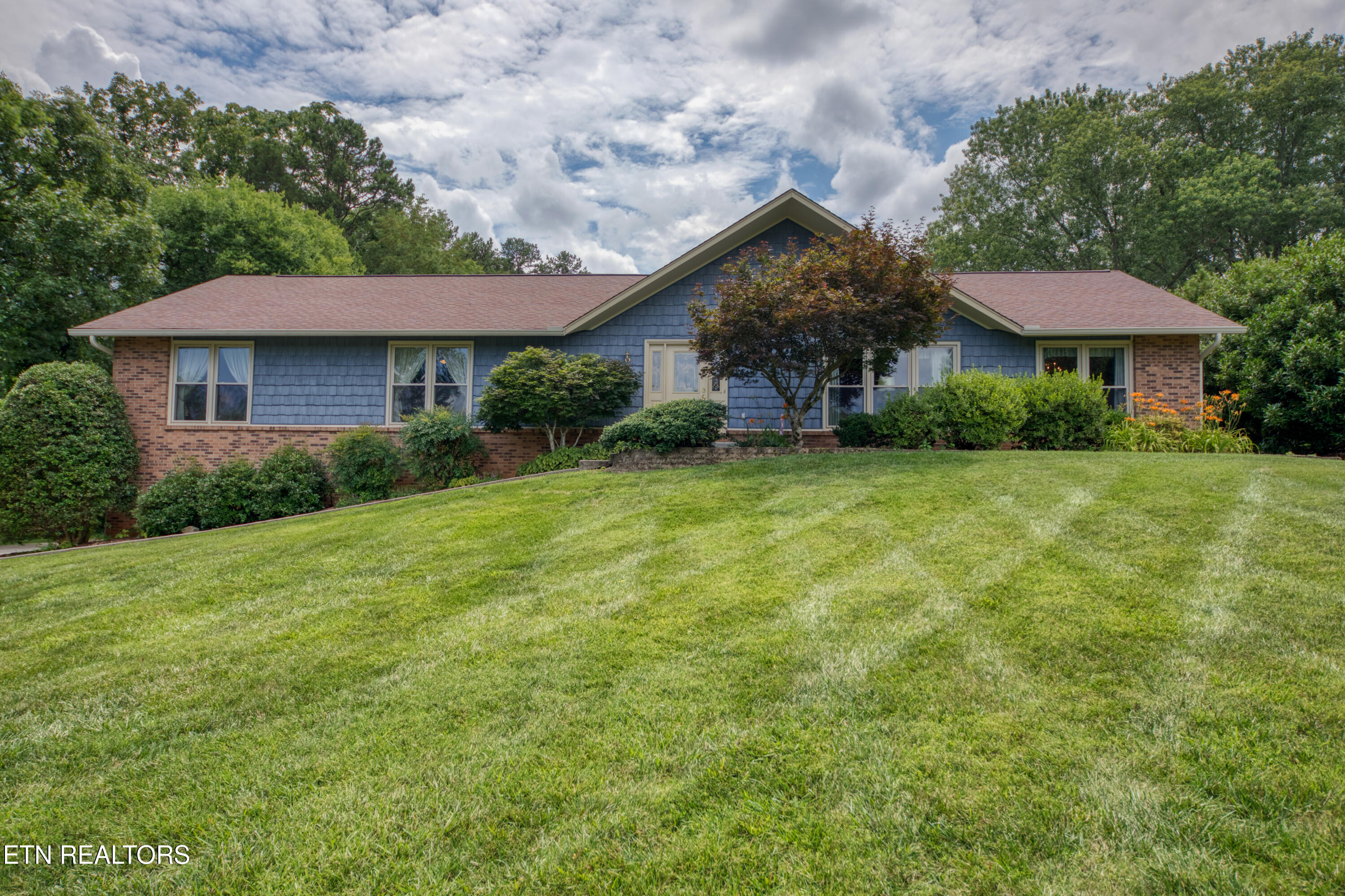 909 Woodsmoke Circle Knoxville TN 37934