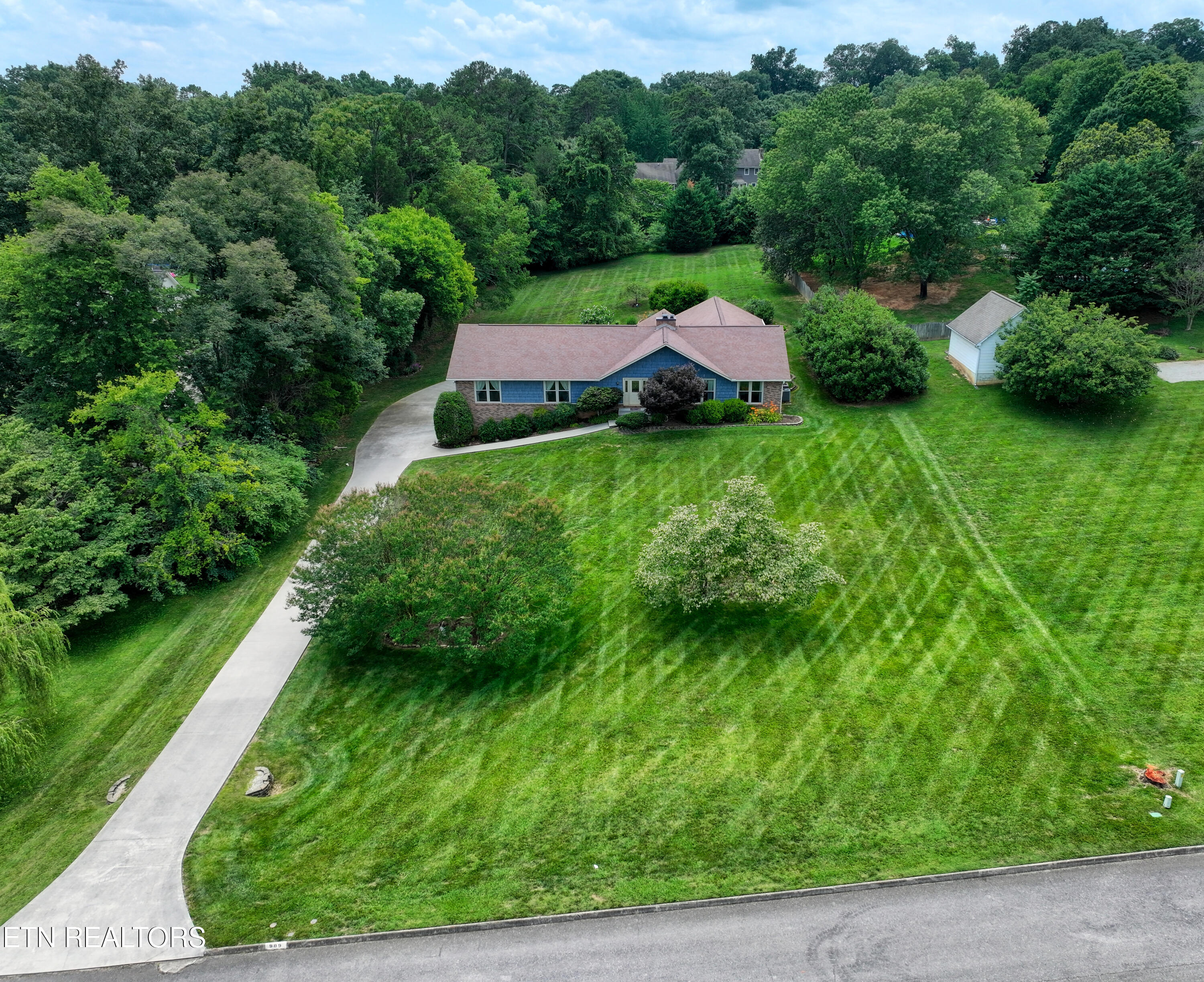 909 Woodsmoke Circle Knoxville TN 37934
