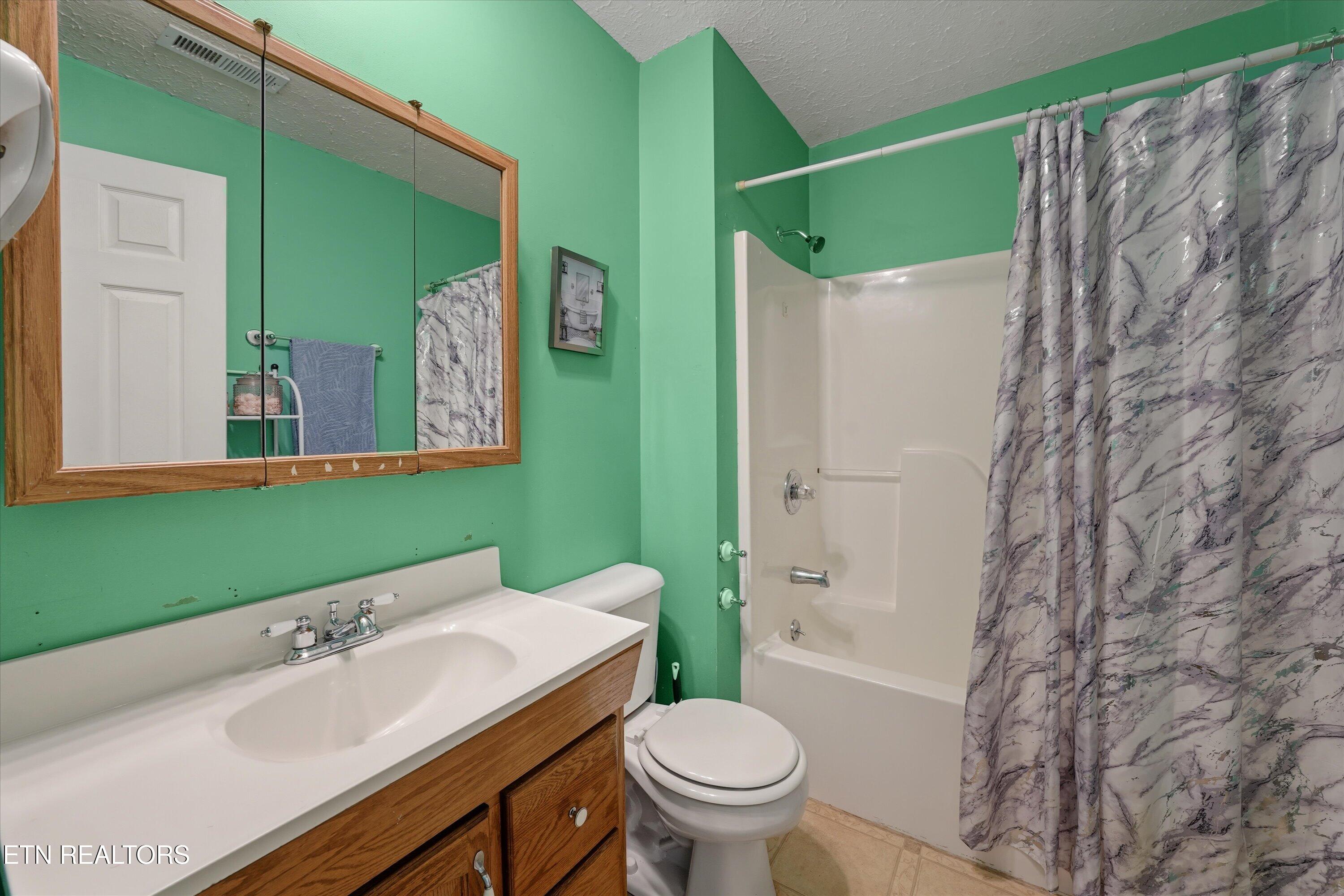 1220 Christianburg Lane Sweetwater TN 37874