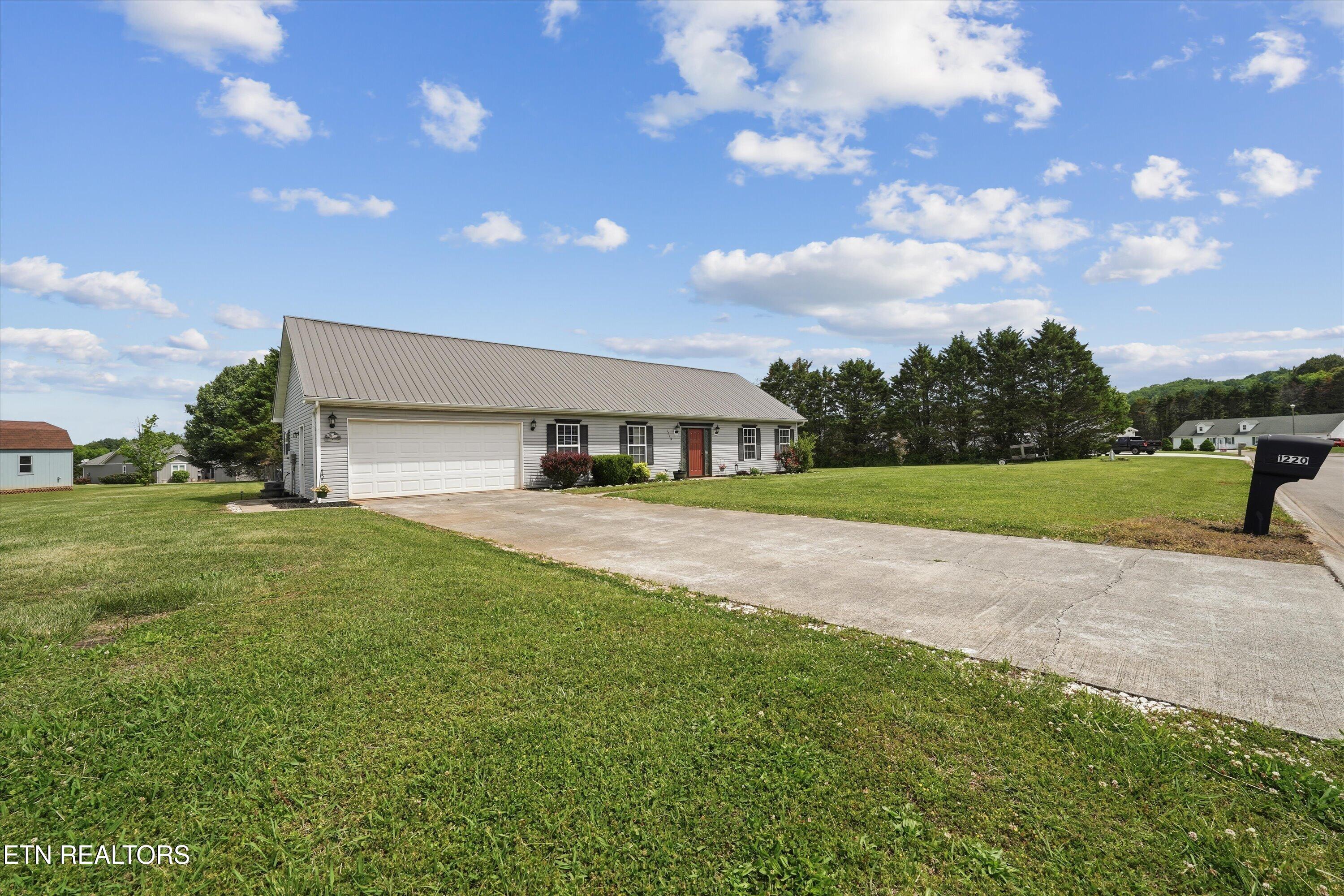 1220 Christianburg Lane Sweetwater TN 37874
