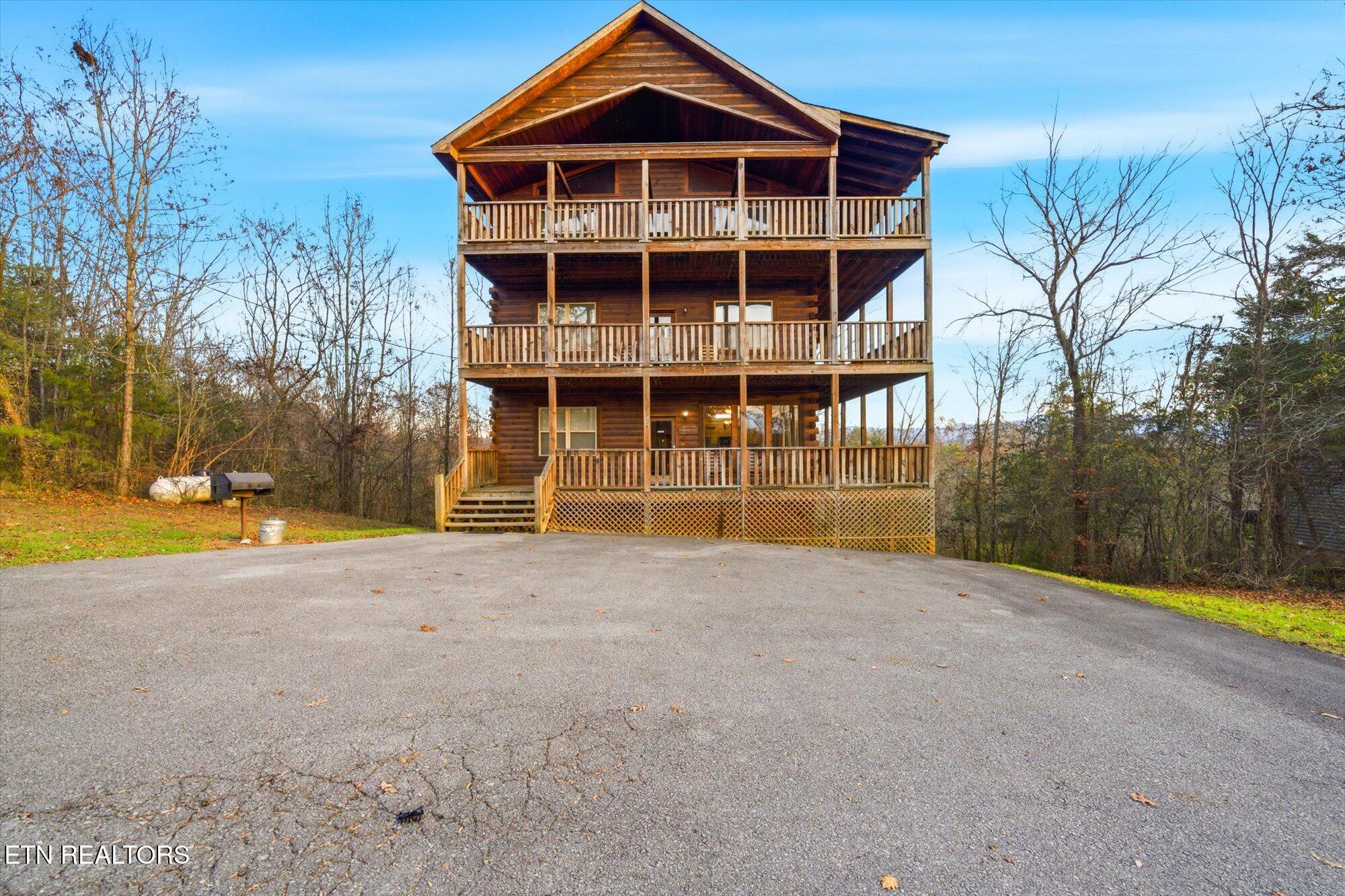 2022 Oakmont Drive Sevierville TN 37876