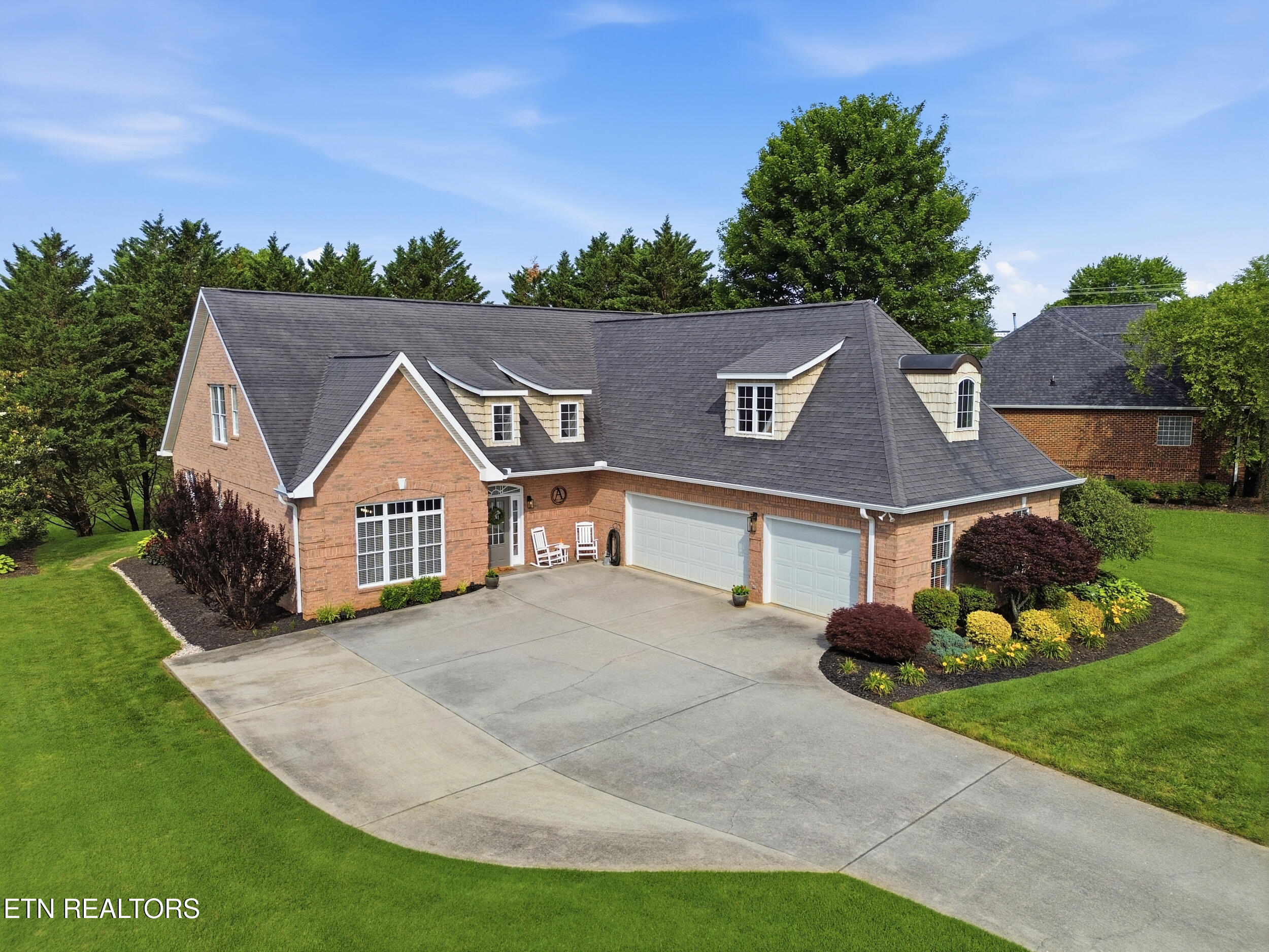 1733 Burnside Drive Maryville TN 37801