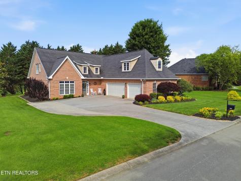 1733 Burnside Drive Maryville TN 37801