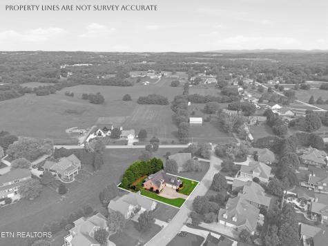 1733 Burnside Drive Maryville TN 37801