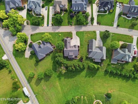 1733 Burnside Drive Maryville TN 37801