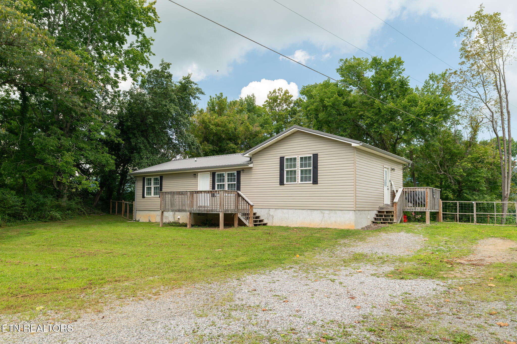3406 Back Valley Road Speedwell TN 37870