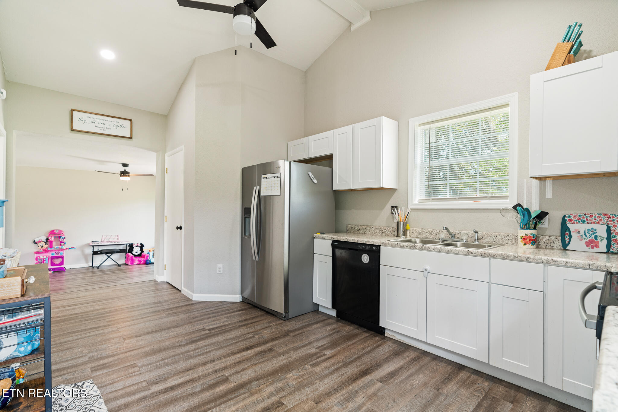 3406 Back Valley Road Speedwell TN 37870
