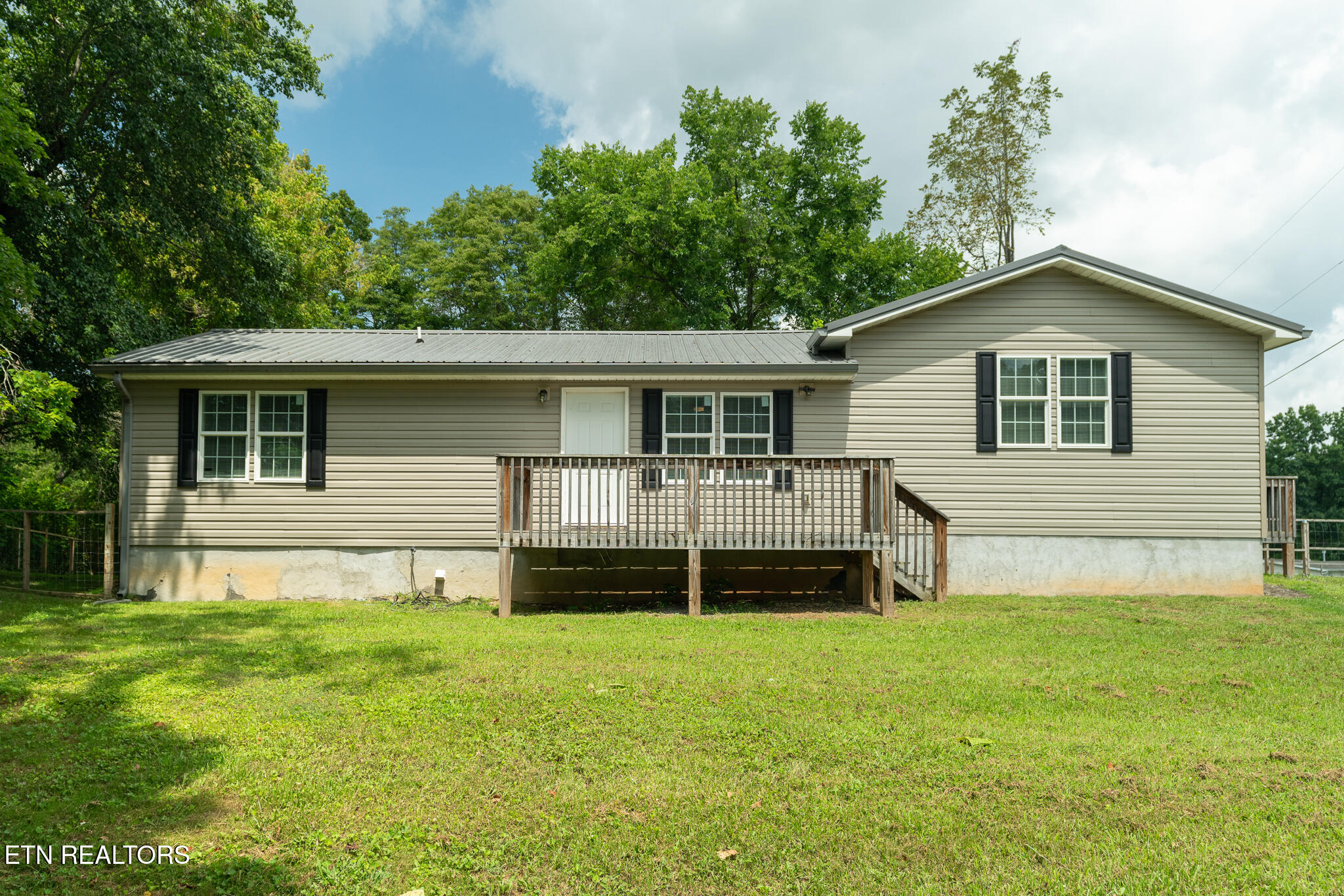 3406 Back Valley Road Speedwell TN 37870