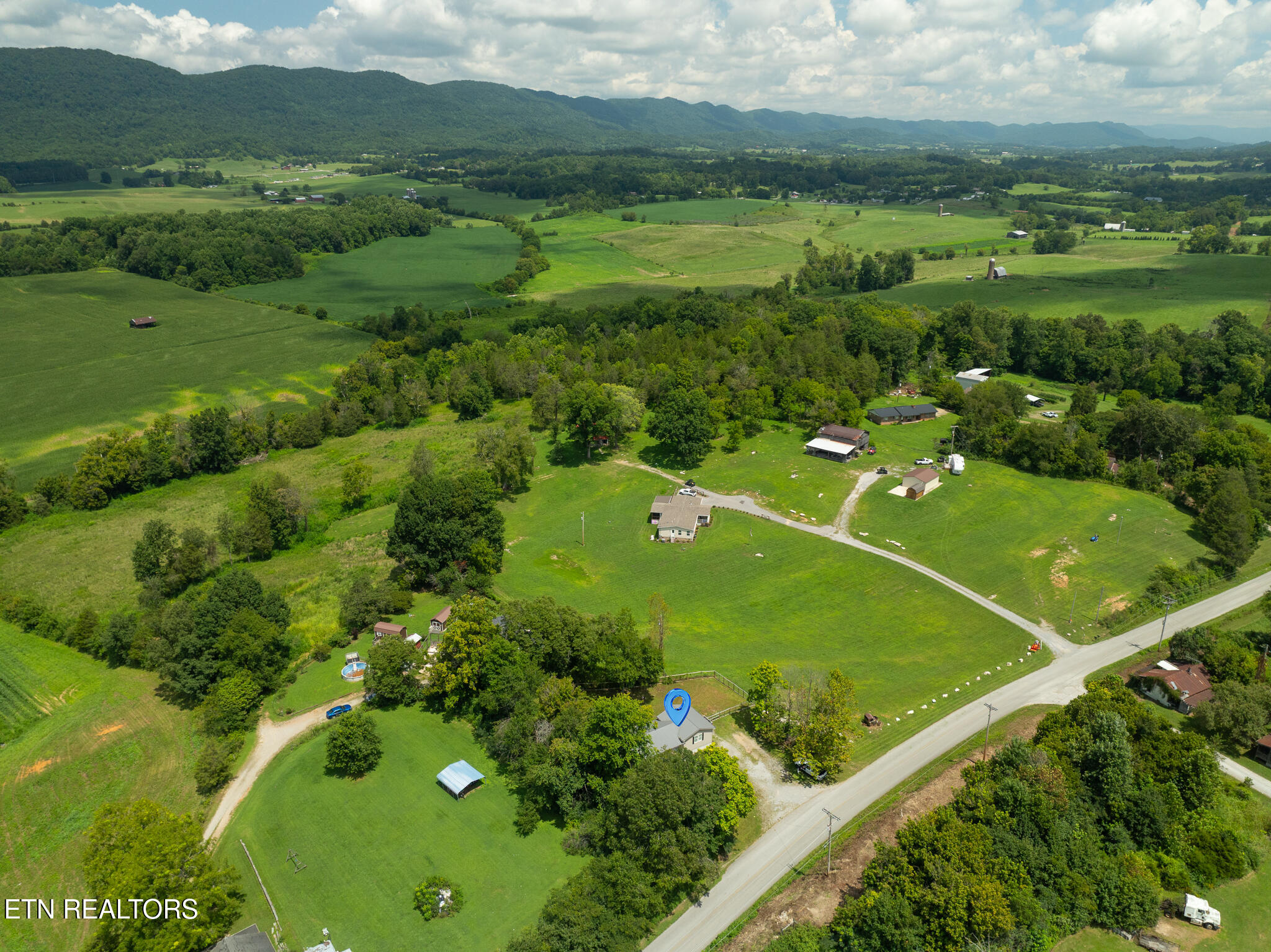 3406 Back Valley Road Speedwell TN 37870