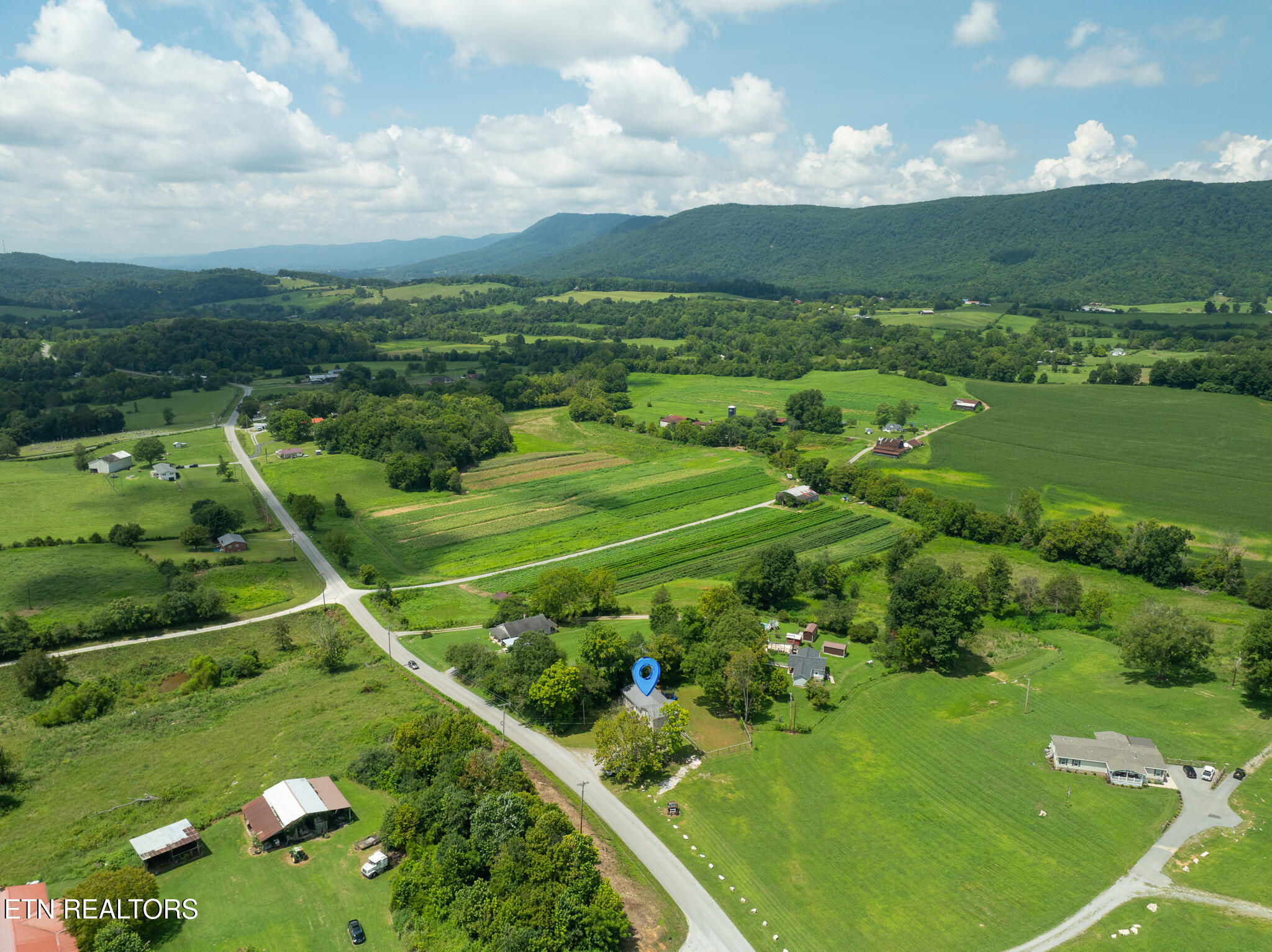 3406 Back Valley Road Speedwell TN 37870