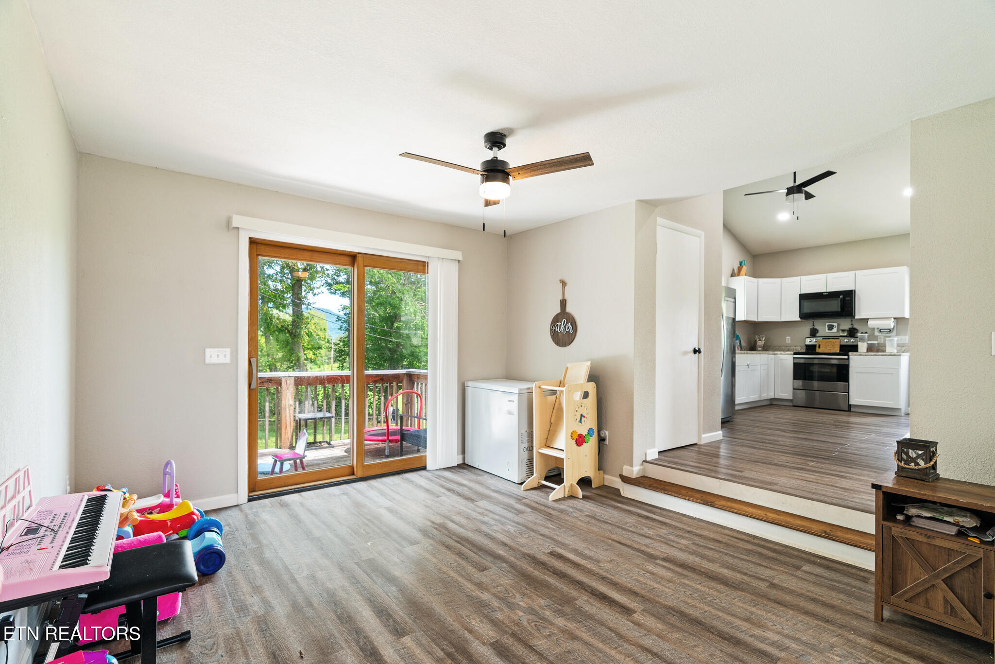 3406 Back Valley Road Speedwell TN 37870
