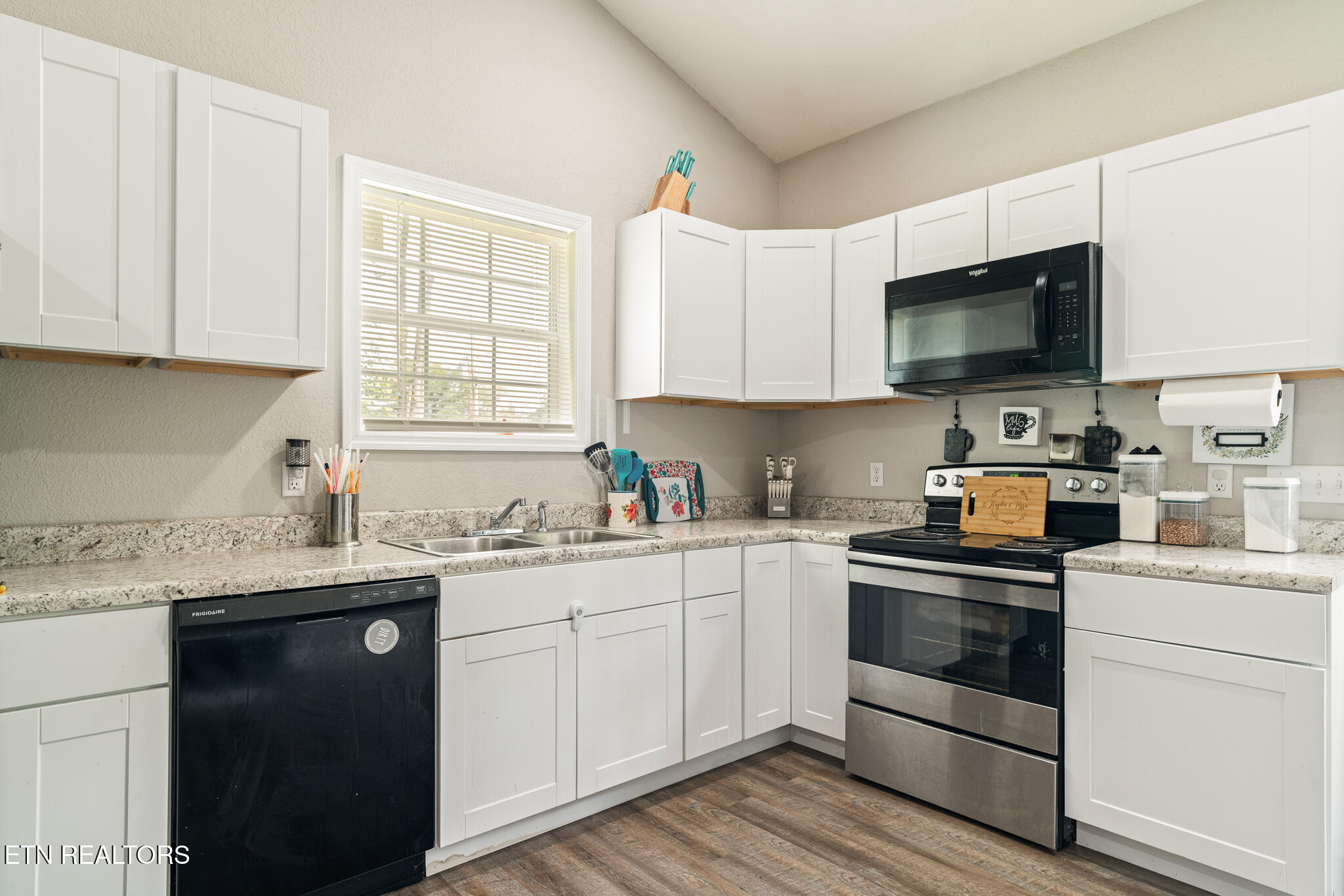 3406 Back Valley Road Speedwell TN 37870