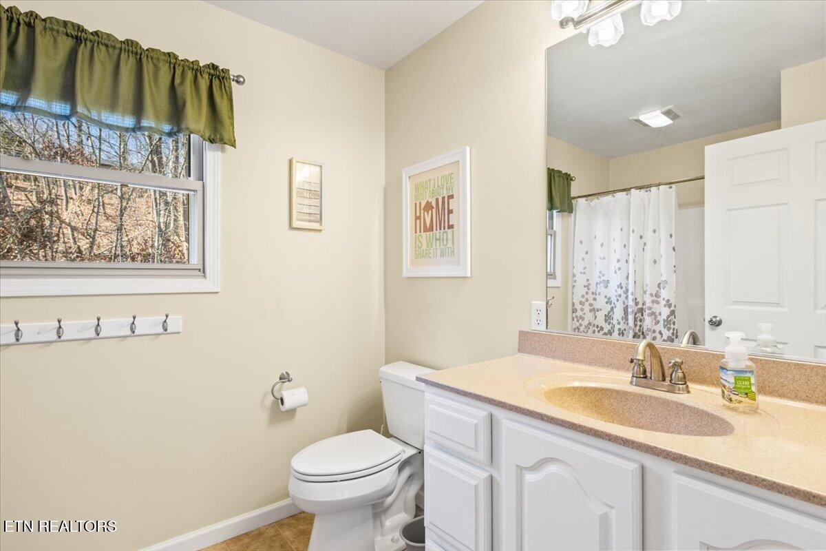 223 Holly Lane Lafollette TN 37766