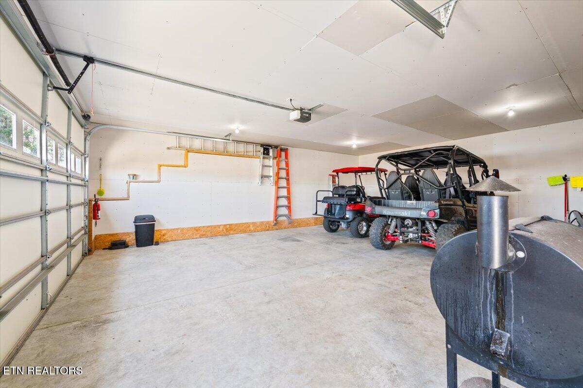 223 Holly Lane Lafollette TN 37766