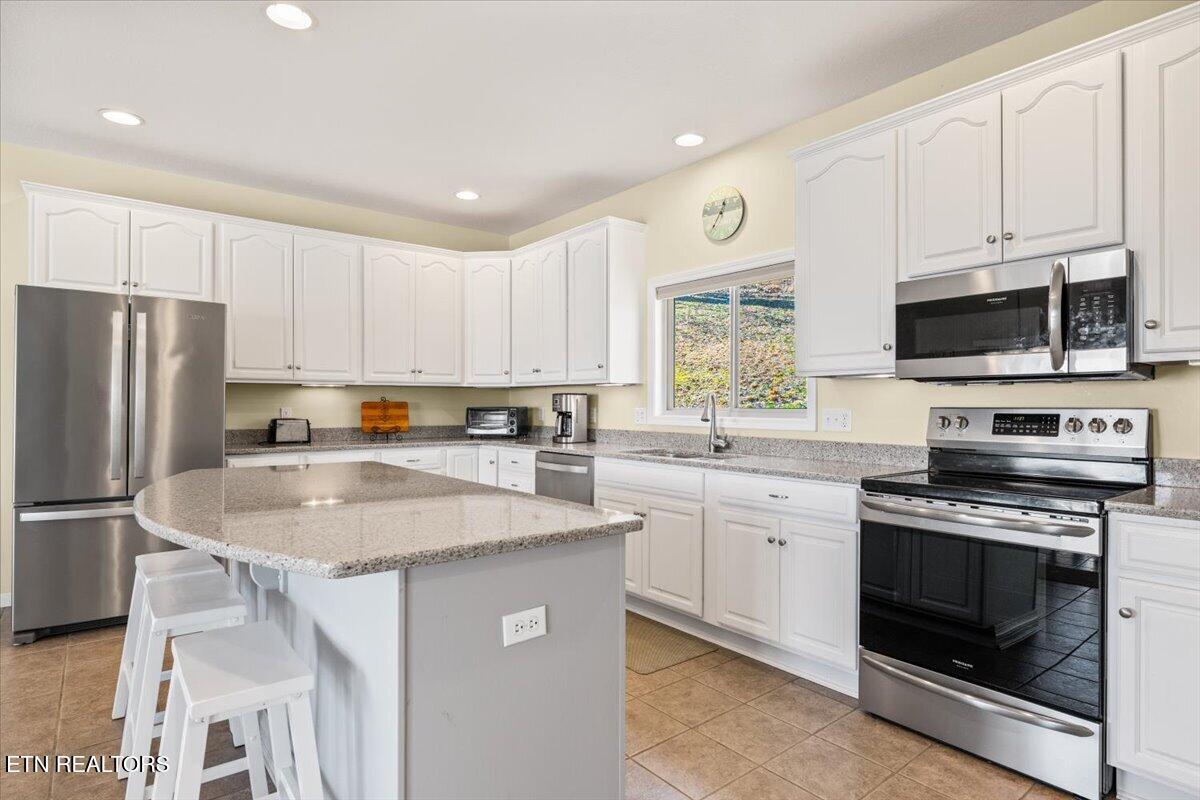 223 Holly Lane Lafollette TN 37766