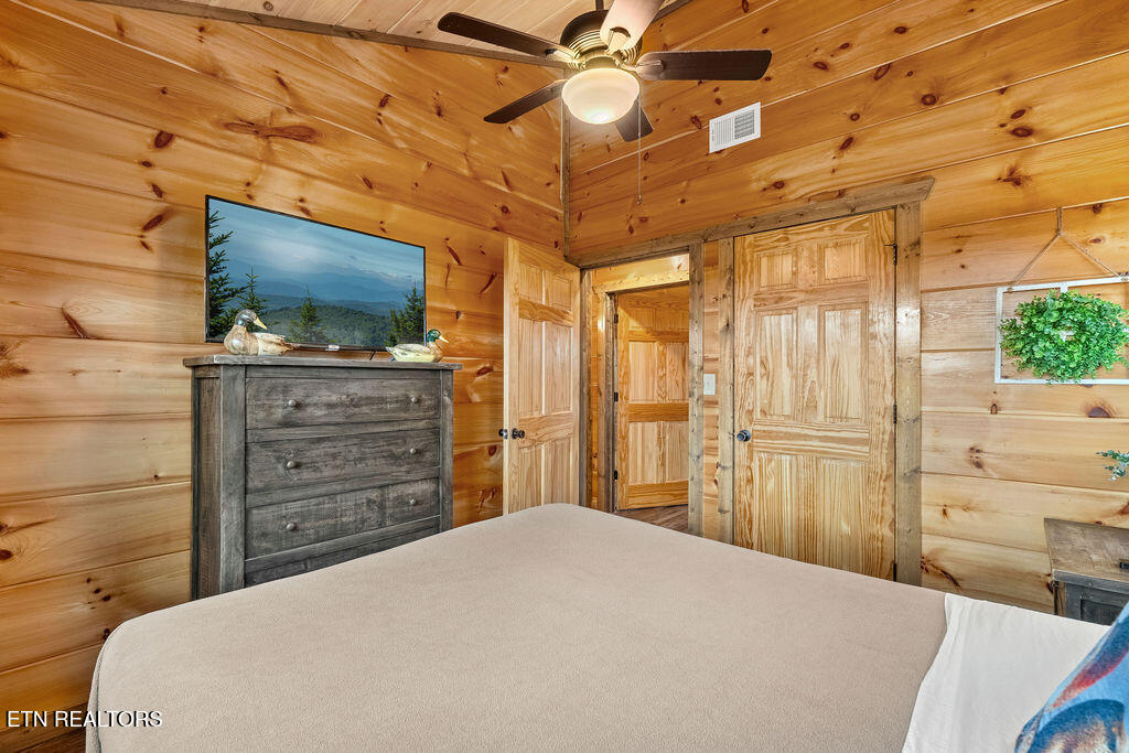 2111 Eagle Feather Drive Sevierville TN 37876