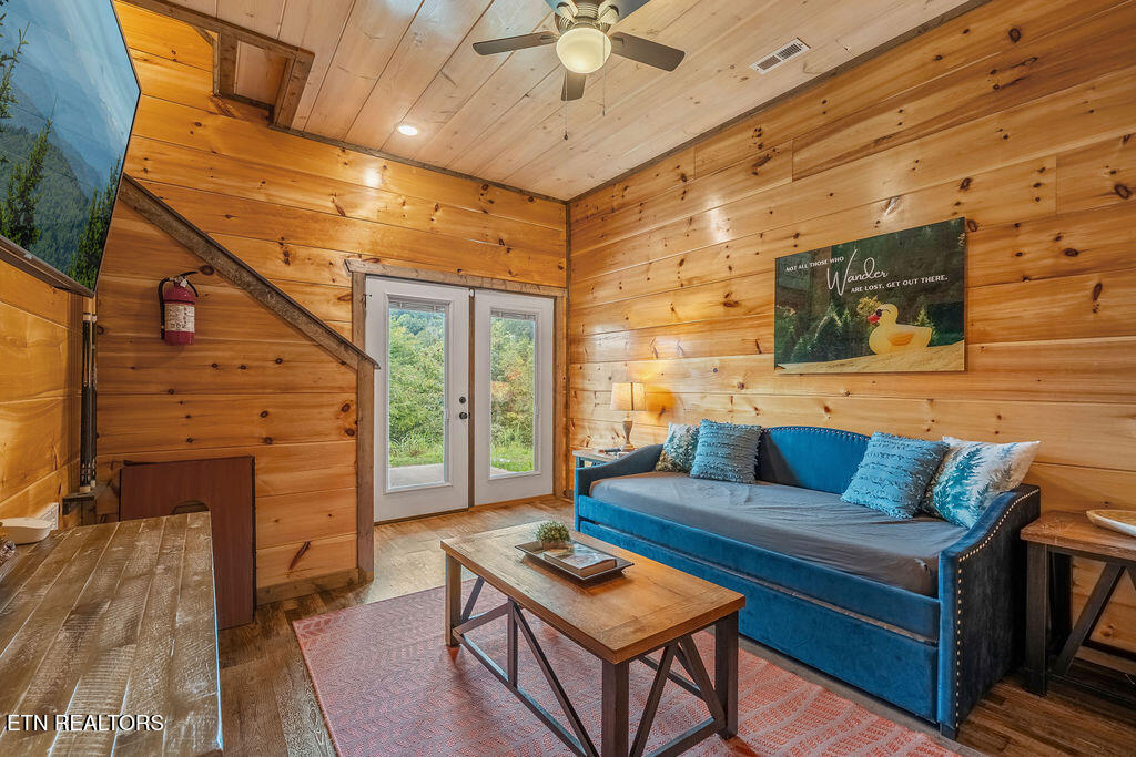 2111 Eagle Feather Drive Sevierville TN 37876