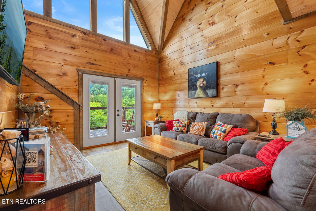 2111 Eagle Feather Drive Sevierville TN 37876