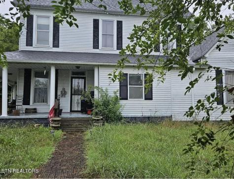 307 Russell Avenue Harriman TN 37748
