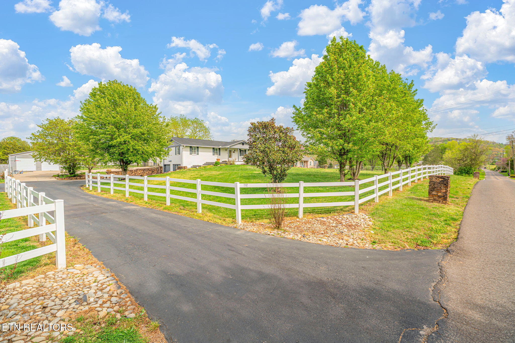 7112 Weaver Road Powell TN 37849