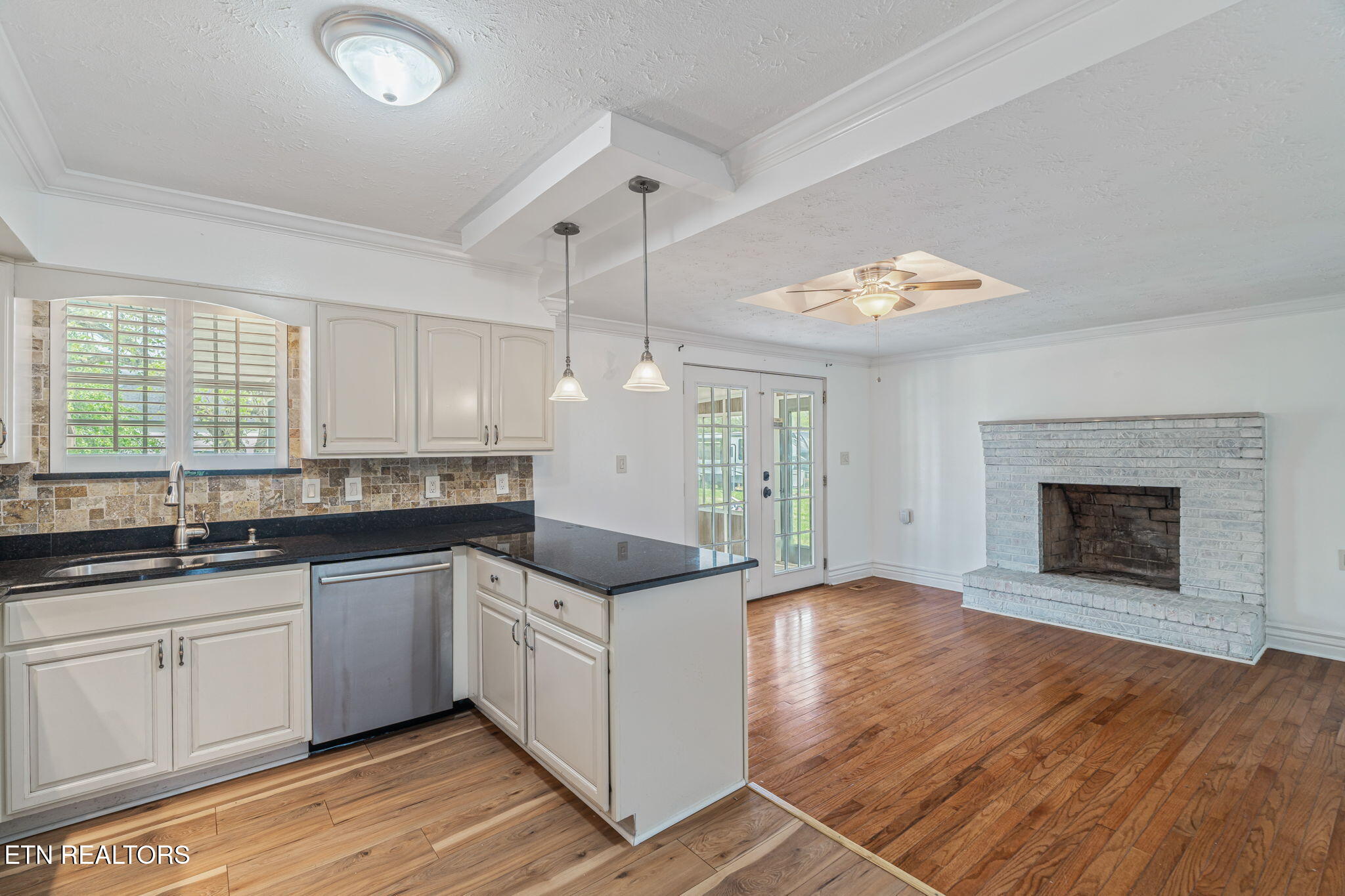 7112 Weaver Road Powell TN 37849