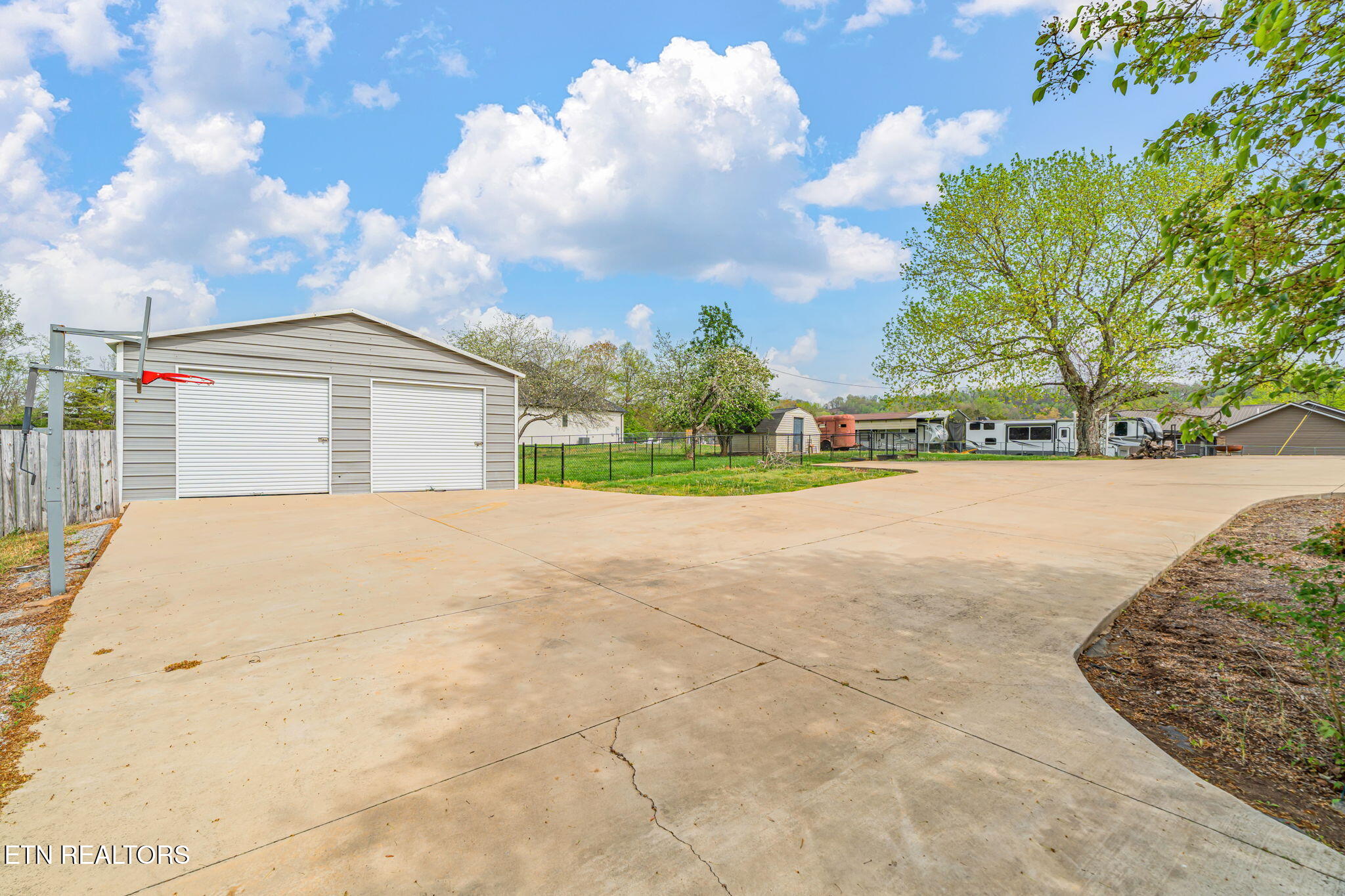 7112 Weaver Road Powell TN 37849