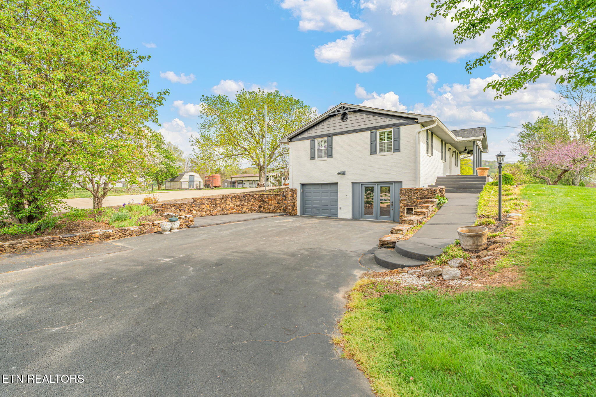 7112 Weaver Road Powell TN 37849