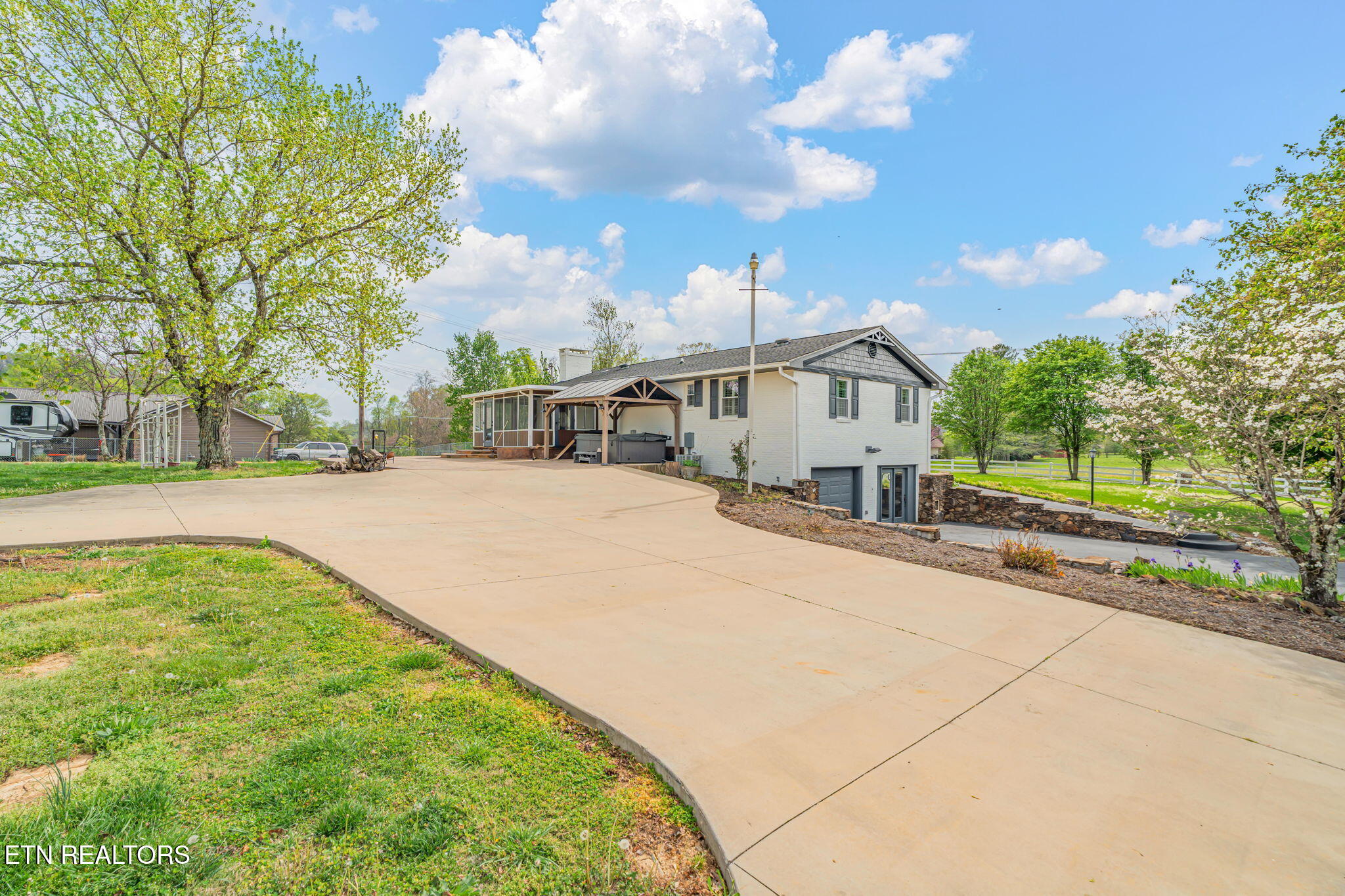 7112 Weaver Road Powell TN 37849